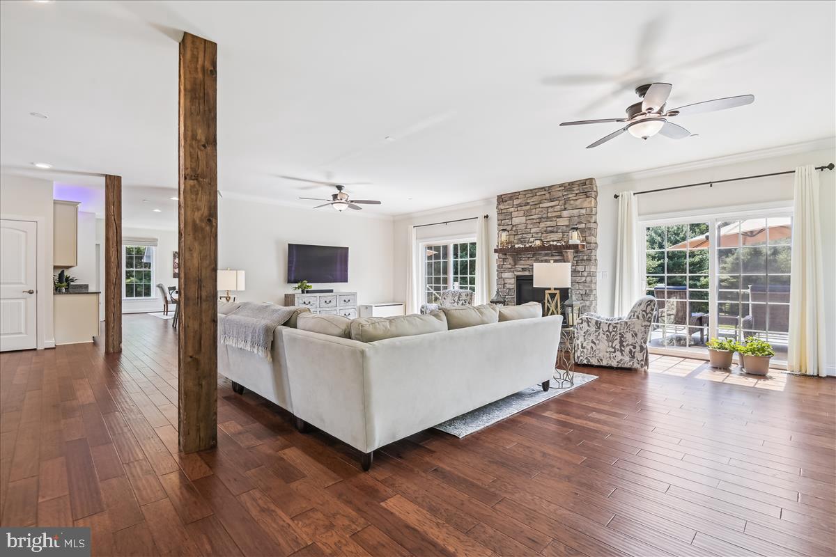 FOREST HILL - Residential