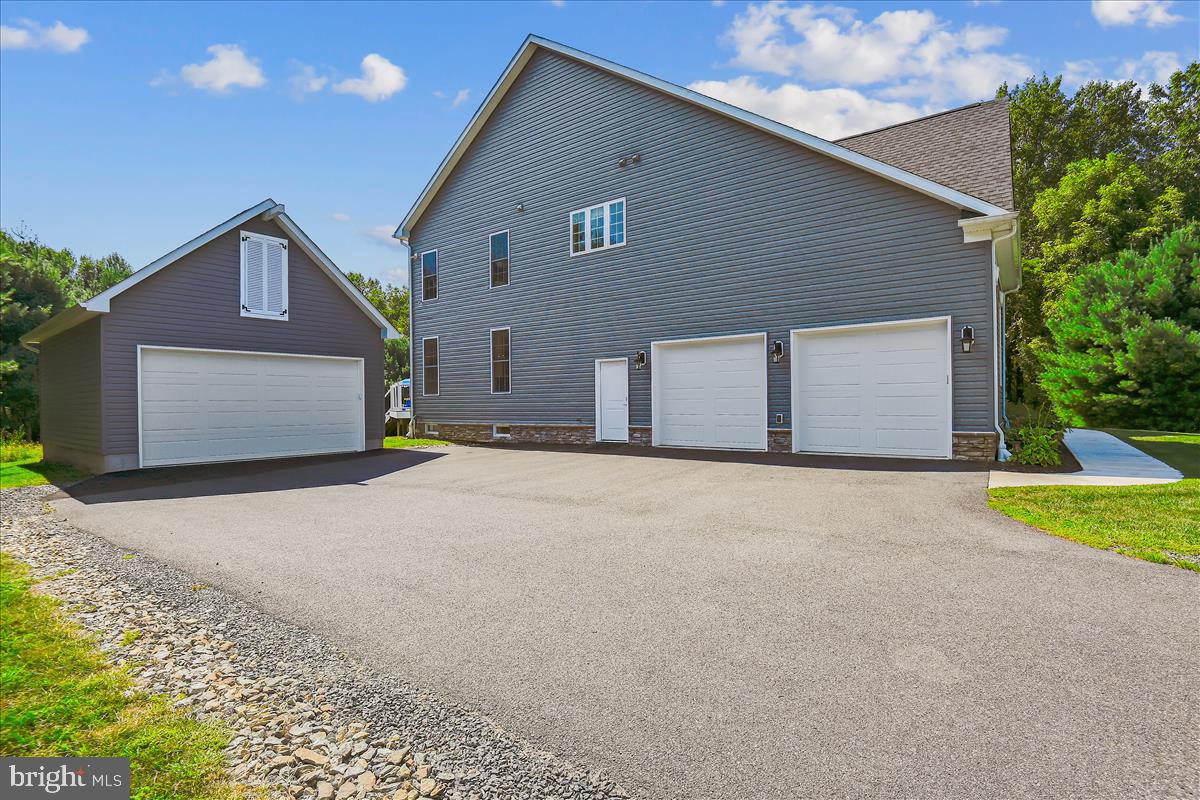 FOREST HILL - Residential