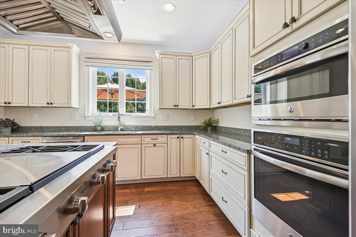 FOREST HILL - Residential