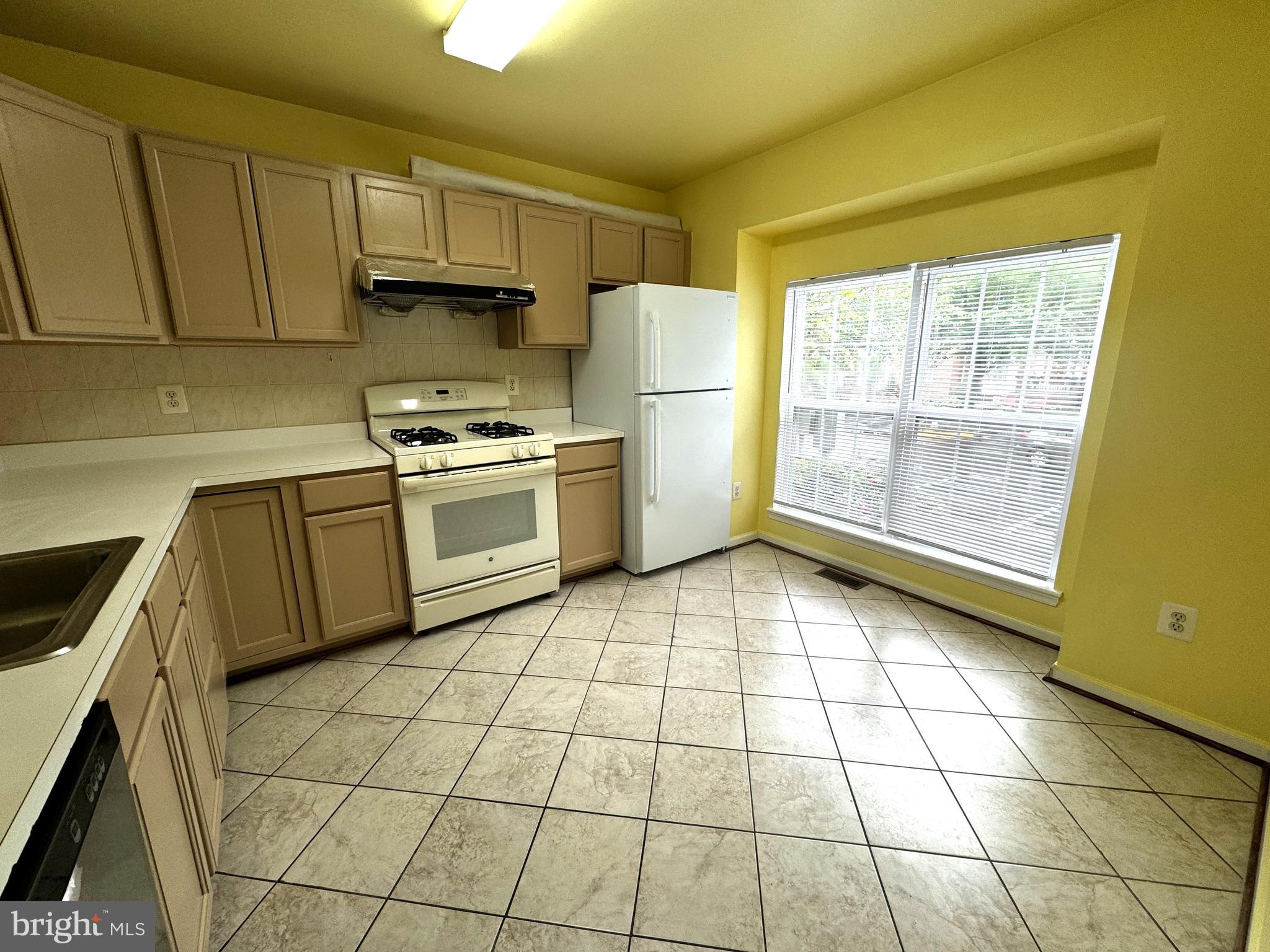 CLOPPERS MILL WEST - Residential Lease