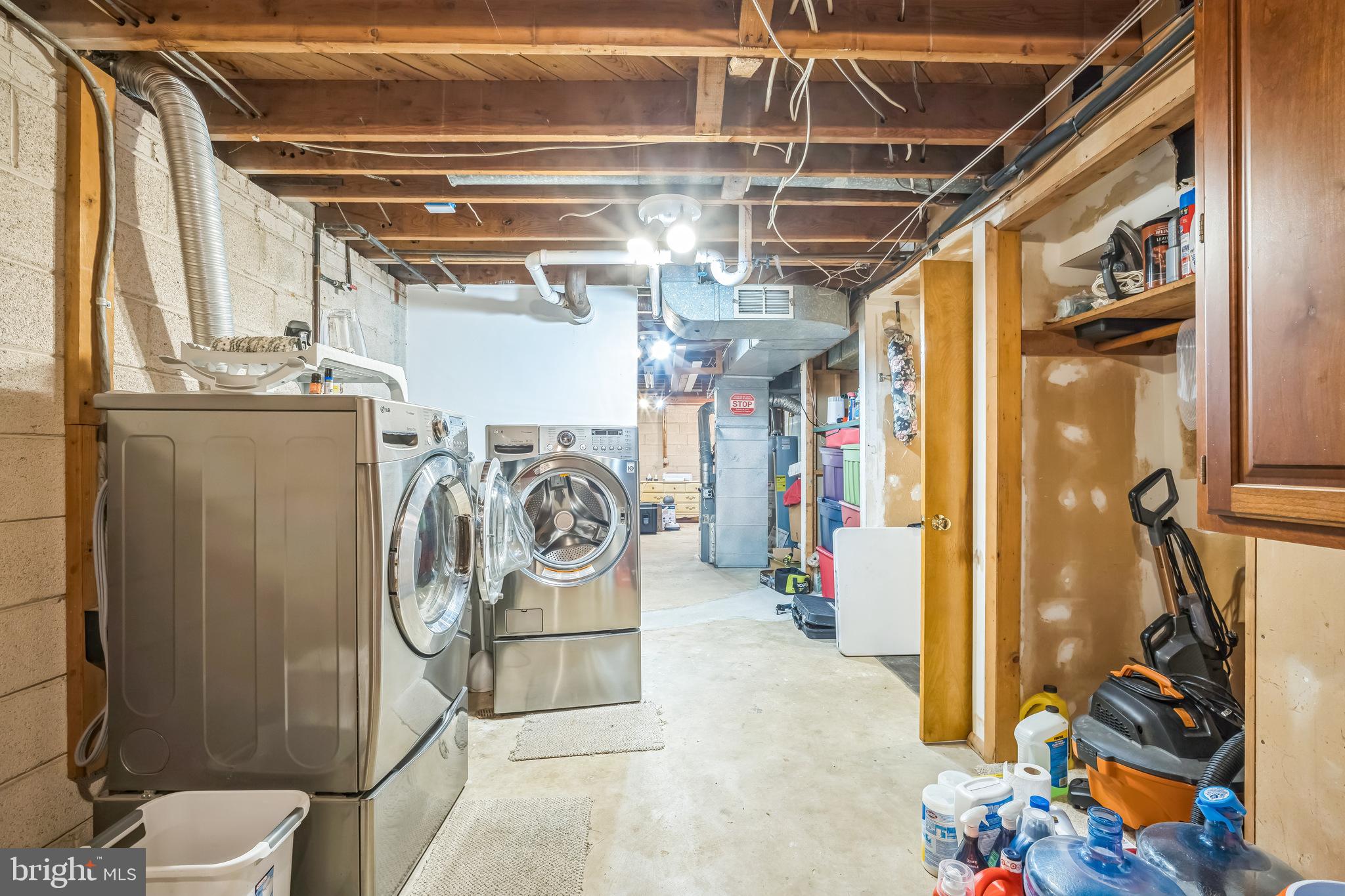 NORTH SPRINGFIELD - Residential Lease