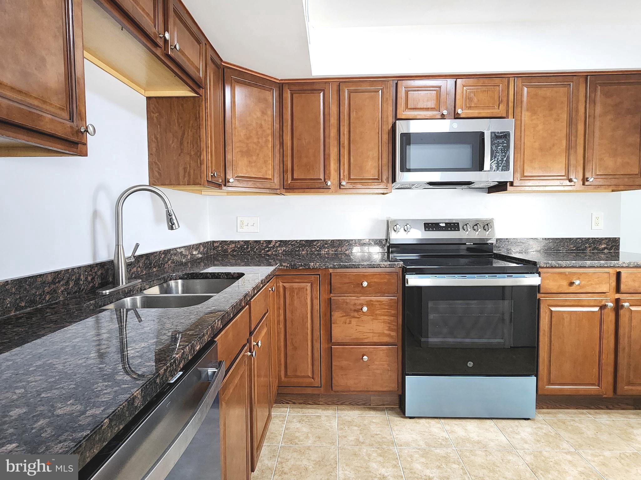 TERRACE TOWNE HOMES OF WOODLAWN - Residential