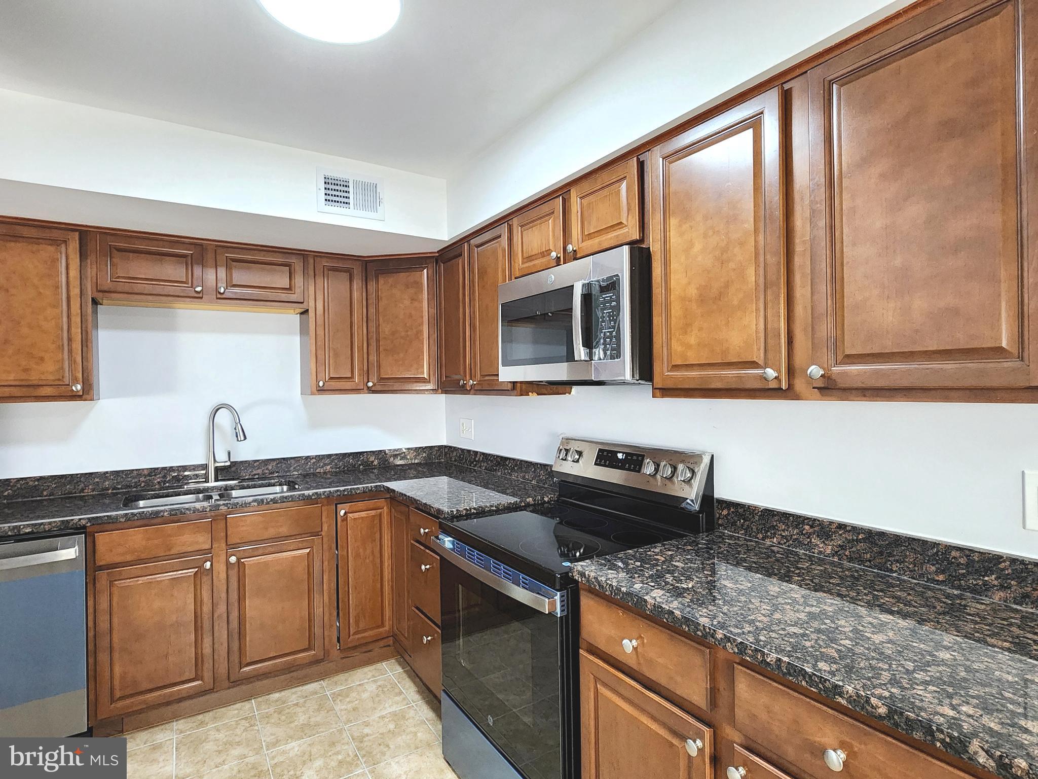 TERRACE TOWNE HOMES OF WOODLAWN - Residential
