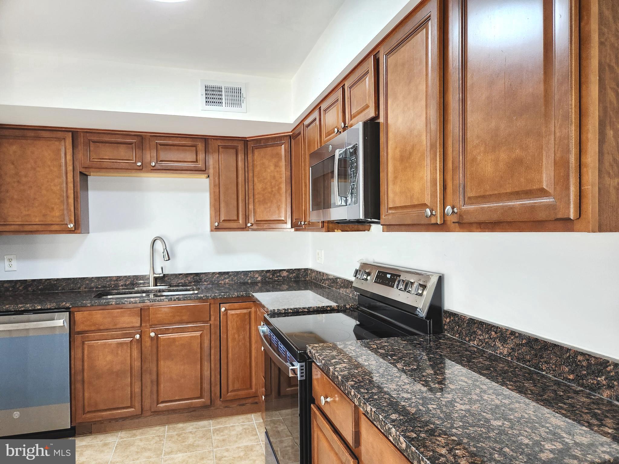 TERRACE TOWNE HOMES OF WOODLAWN - Residential