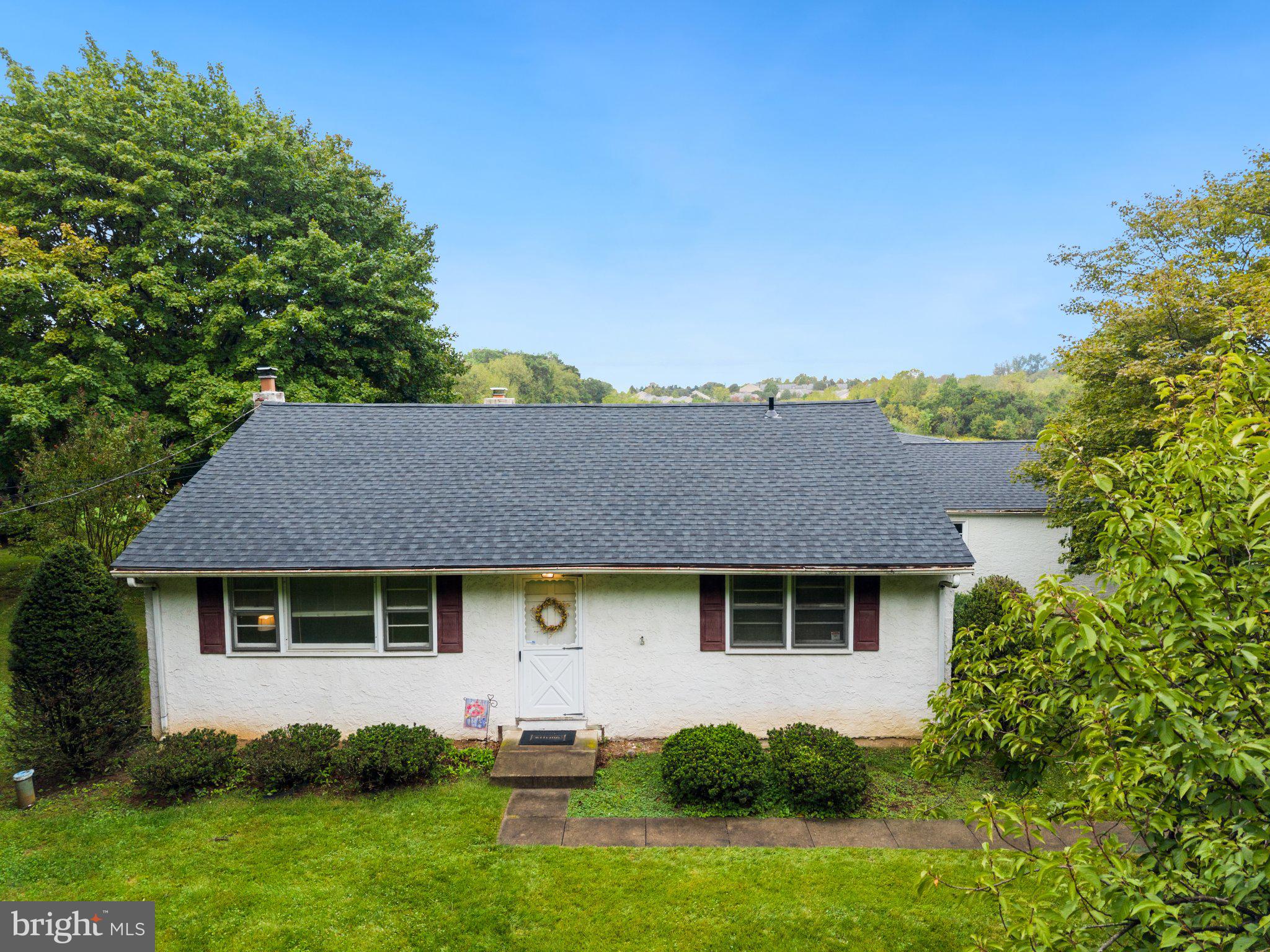 325 E MOUNT KIRK AVENUE