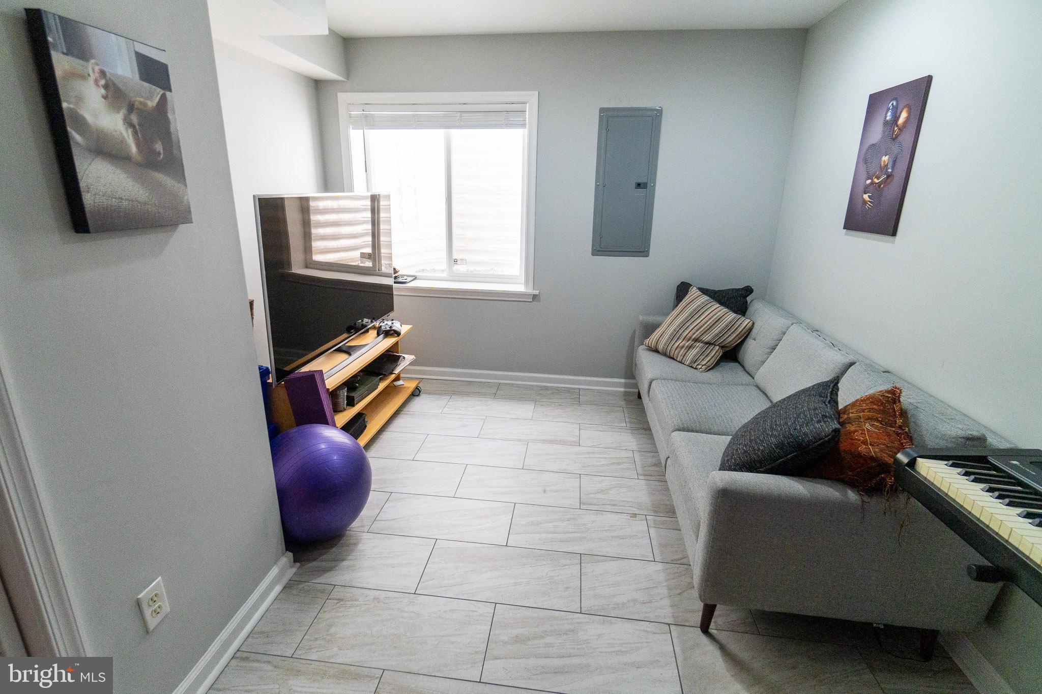 POINT BREEZE - Residential Lease