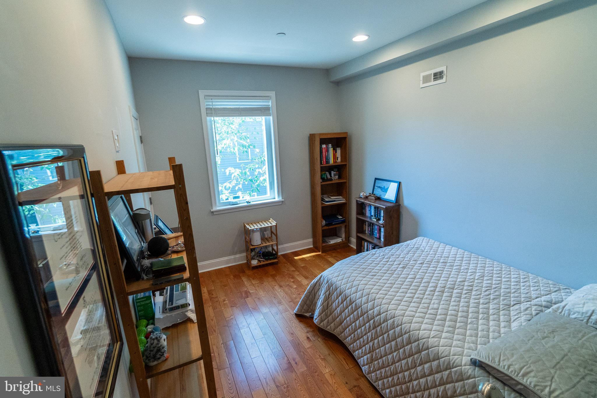 POINT BREEZE - Residential Lease