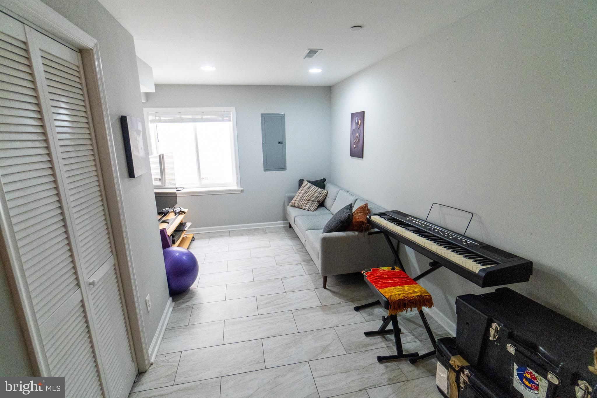 POINT BREEZE - Residential Lease