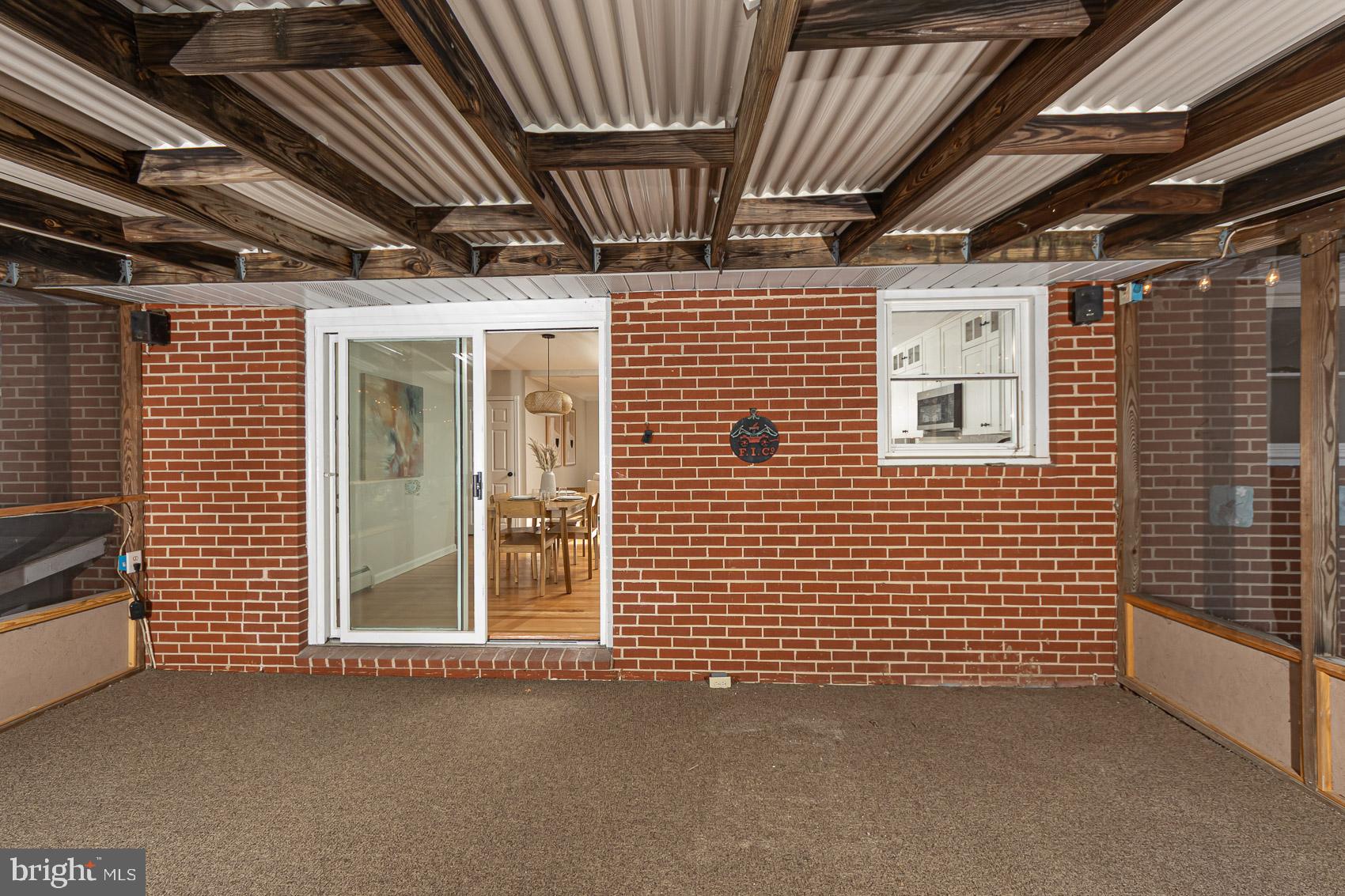 WHITE HOUSE PARK - Residential