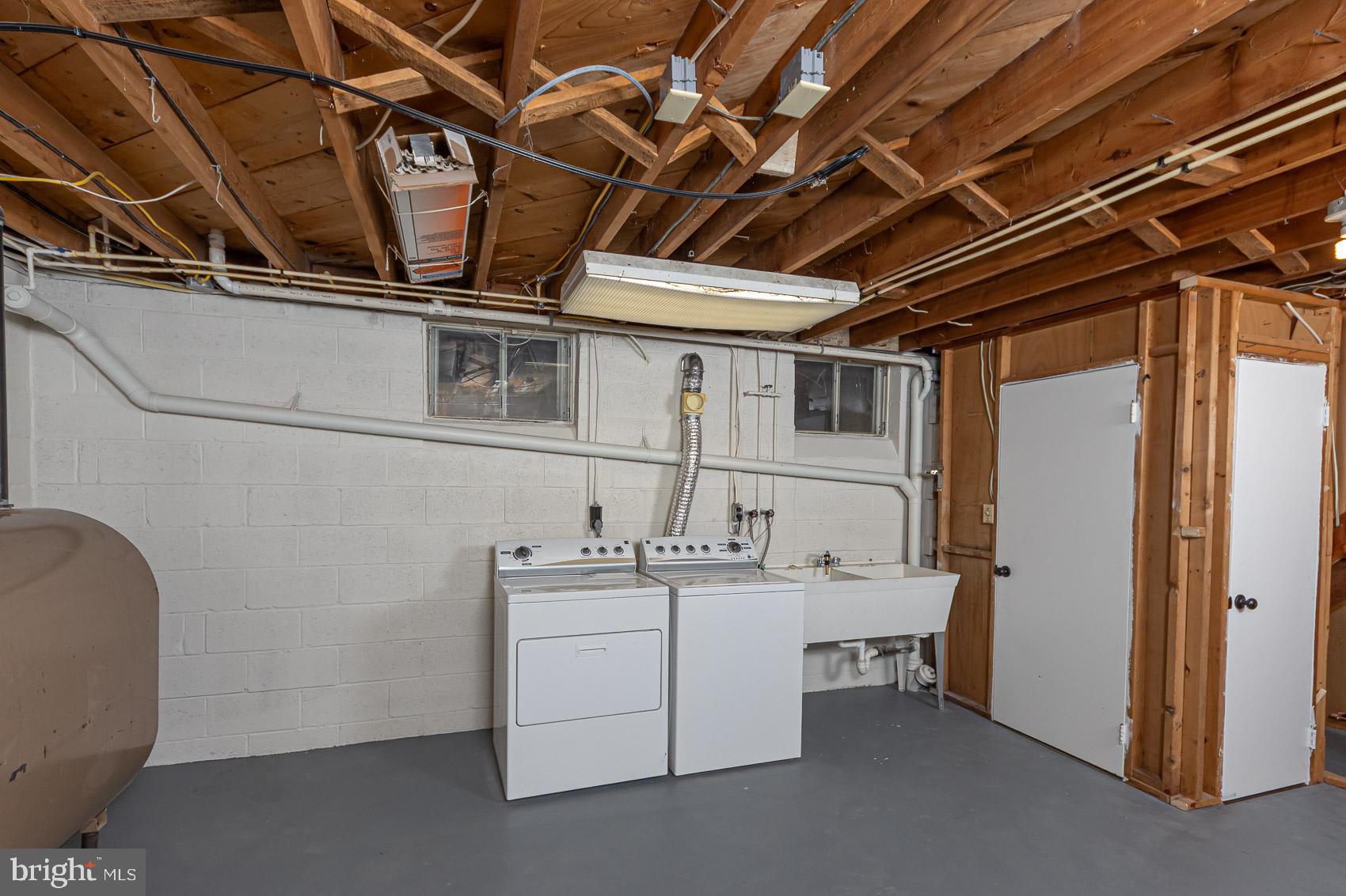 WHITE HOUSE PARK - Residential