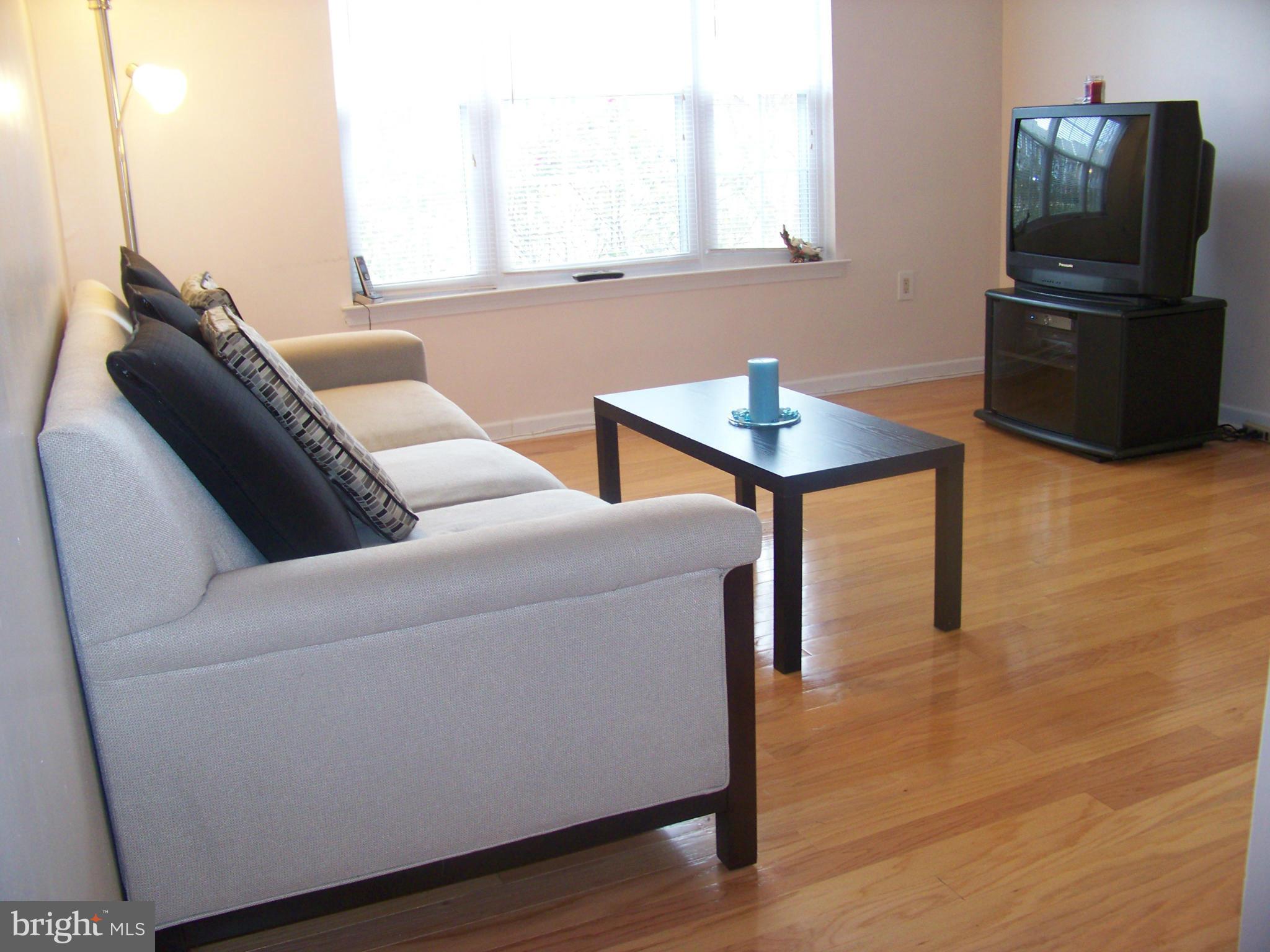 ST CHARLES HAMPSHIRE - Residential Lease