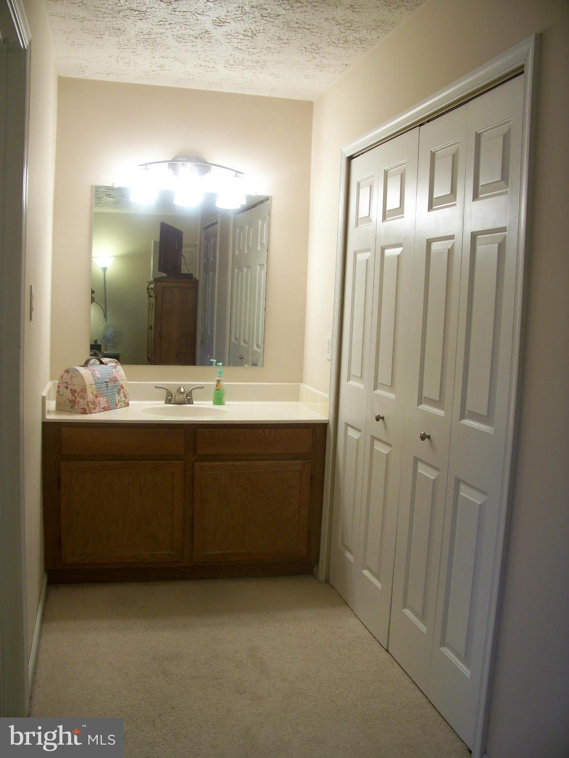 ST CHARLES HAMPSHIRE - Residential Lease