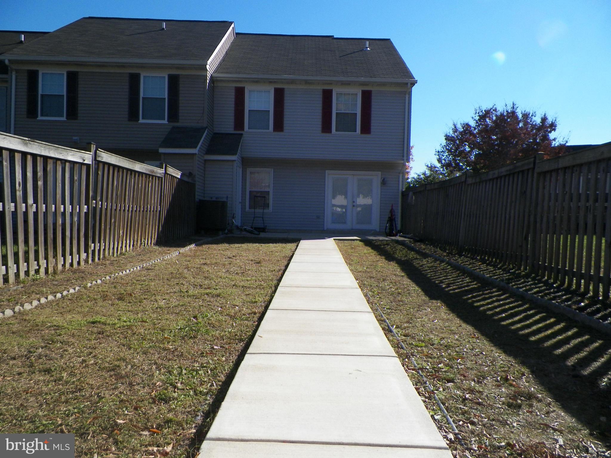 ST CHARLES HAMPSHIRE - Residential Lease