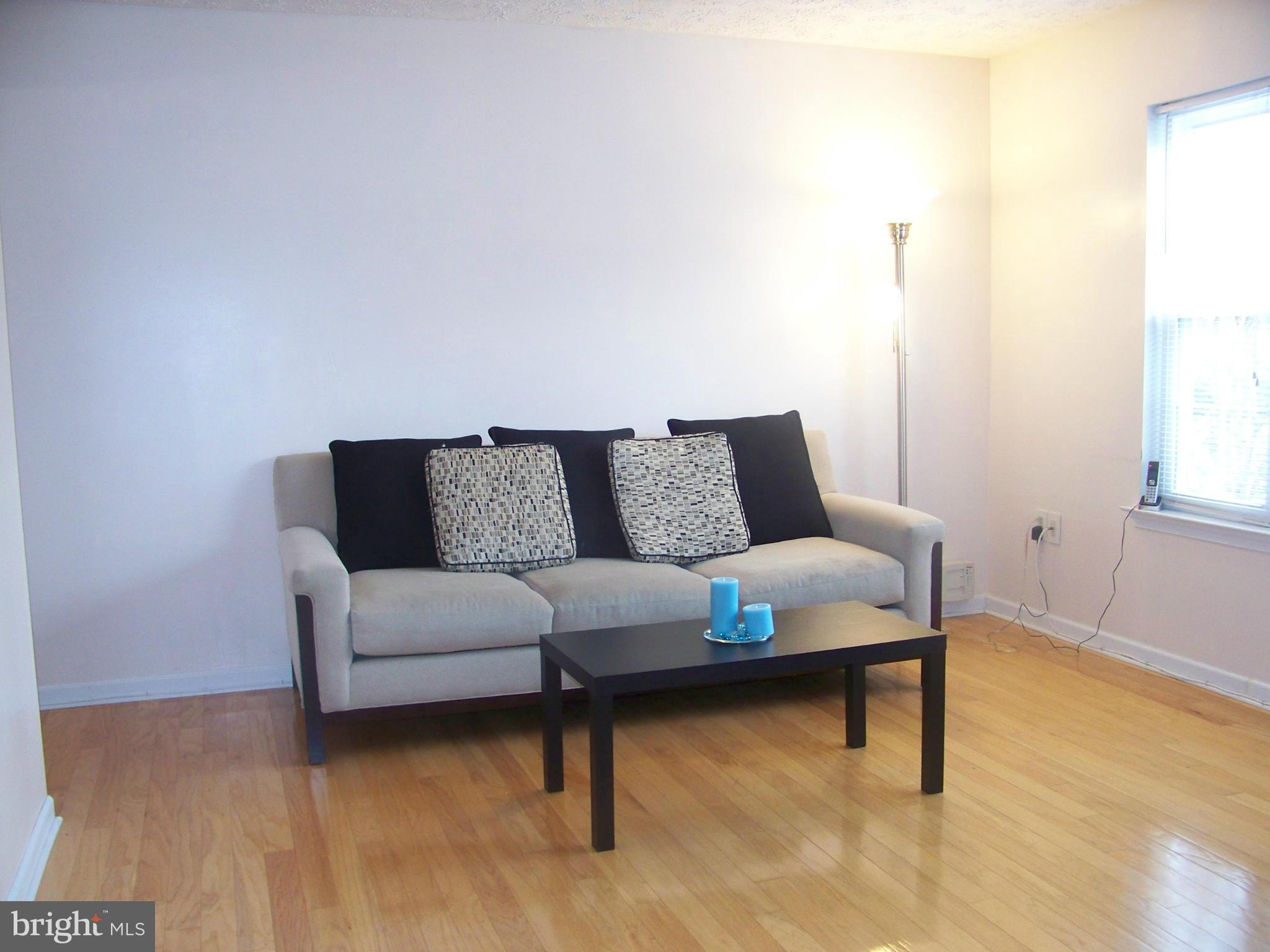 ST CHARLES HAMPSHIRE - Residential Lease