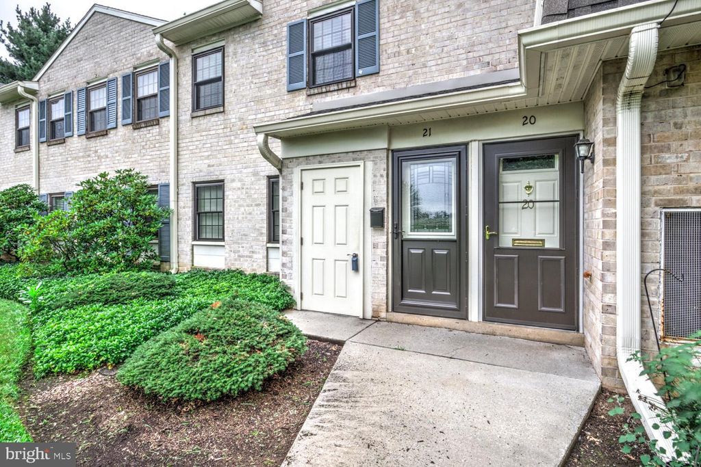 Photo of 21 Valleybrook Drive, LANCASTER, PA 17601 (MLS # PALA2073164)