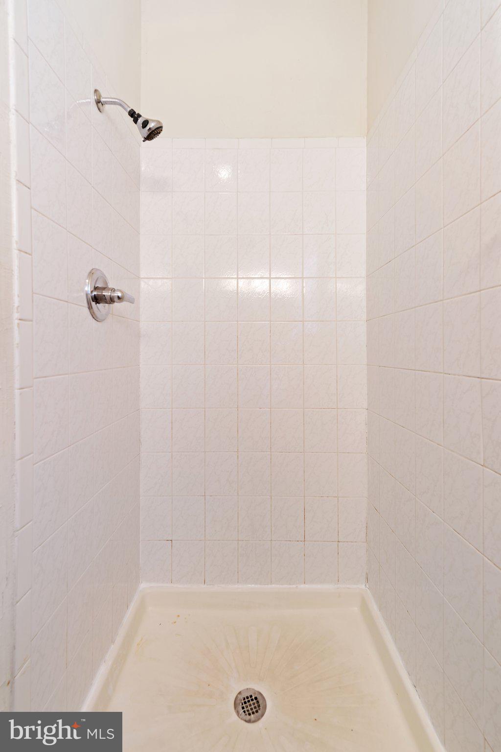 TEMPLE UNIVERSITY - Residential Lease