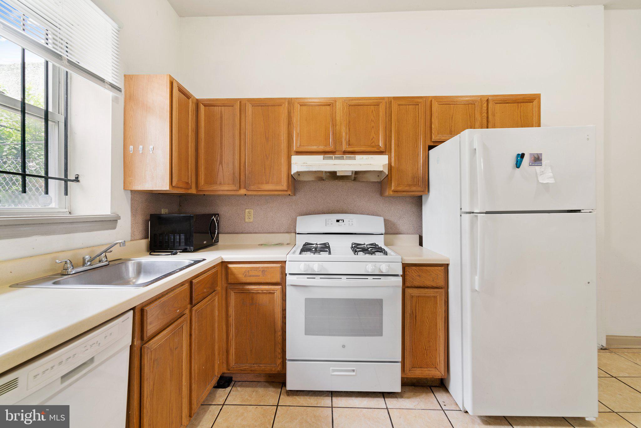 TEMPLE UNIVERSITY - Residential Lease