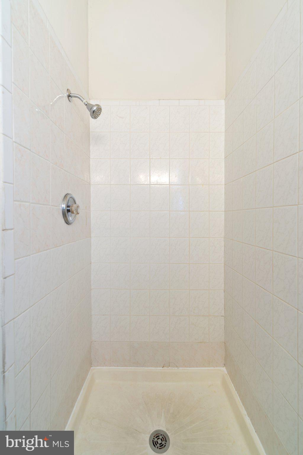 TEMPLE UNIVERSITY - Residential Lease