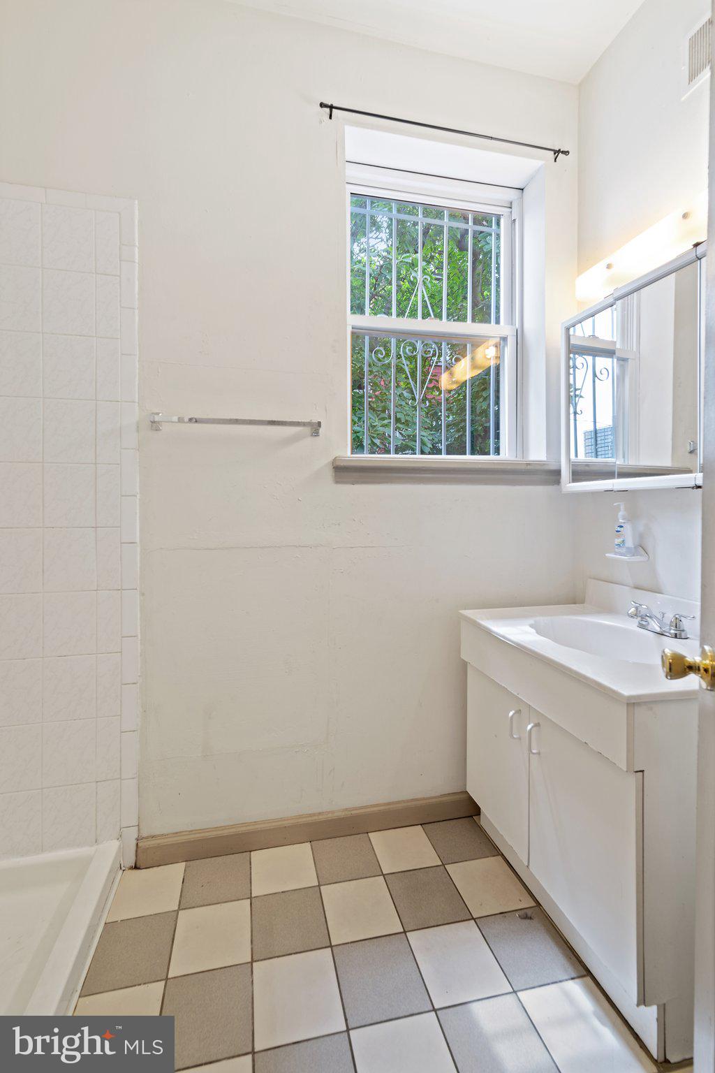 TEMPLE UNIVERSITY - Residential Lease