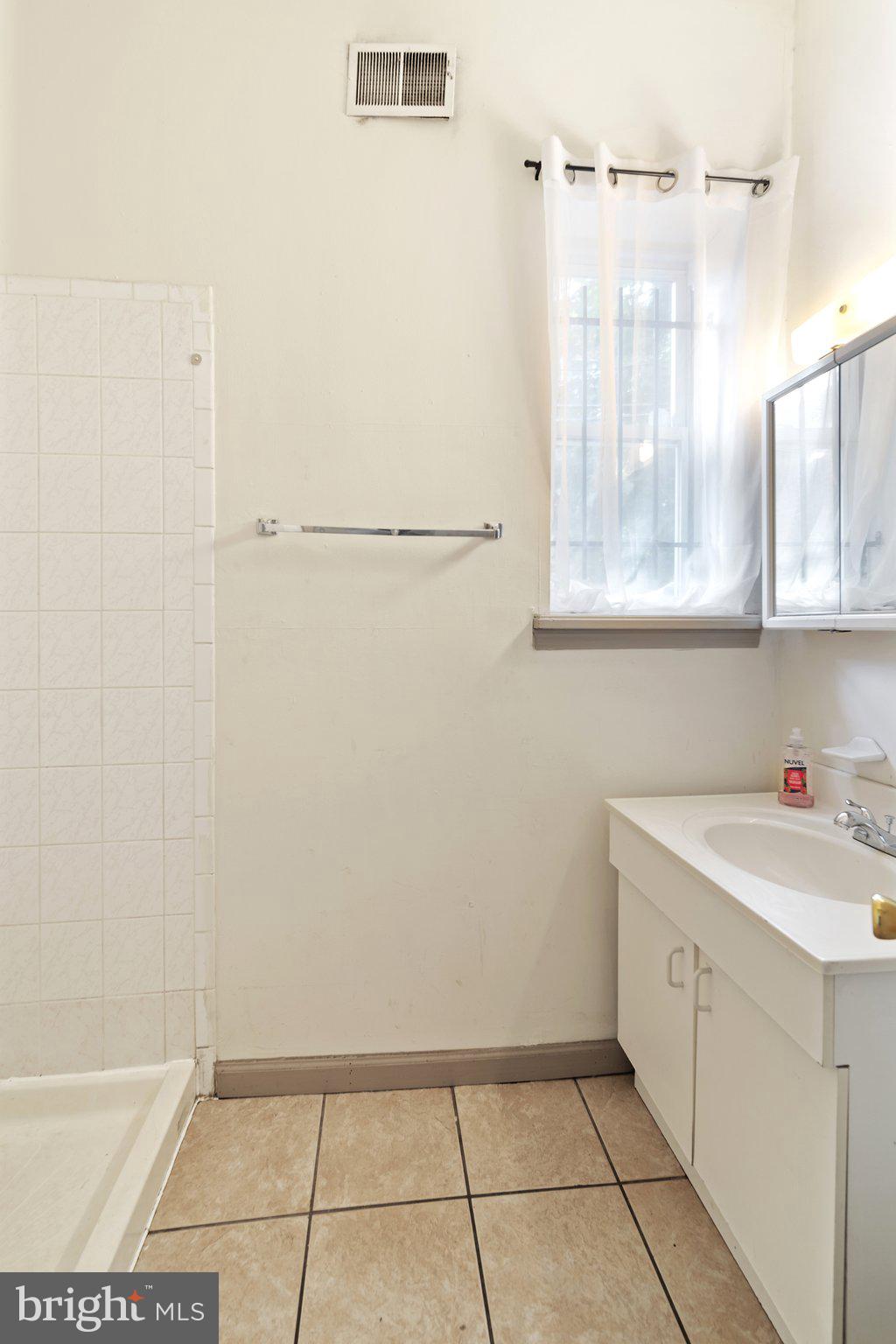 TEMPLE UNIVERSITY - Residential Lease