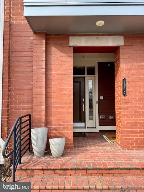 1912 POTOMAC AVENUE 102