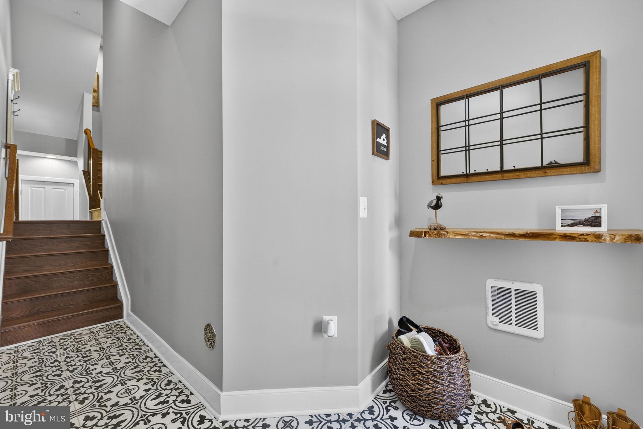 1912 POTOMAC AVENUE 102