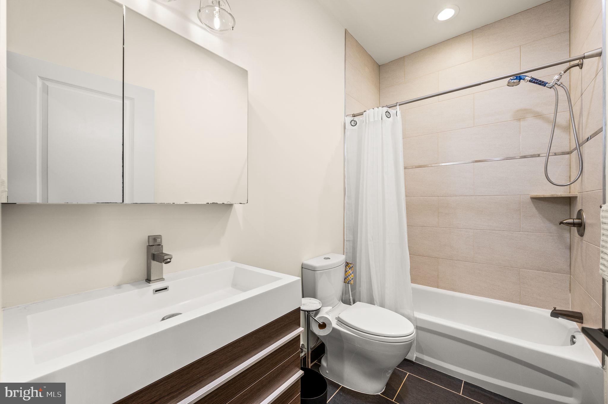 POWELTON VILLAGE - Residential