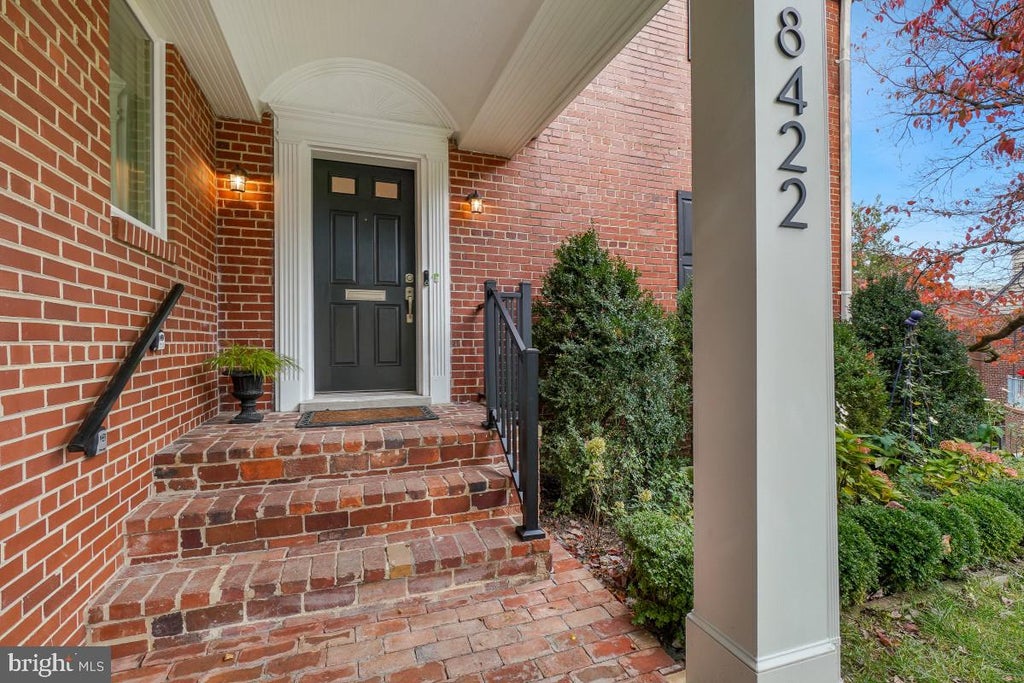 Photo of 8422 Queen Annes Drive, SILVER SPRING, MD 20910 (MLS # MDMC2247046)