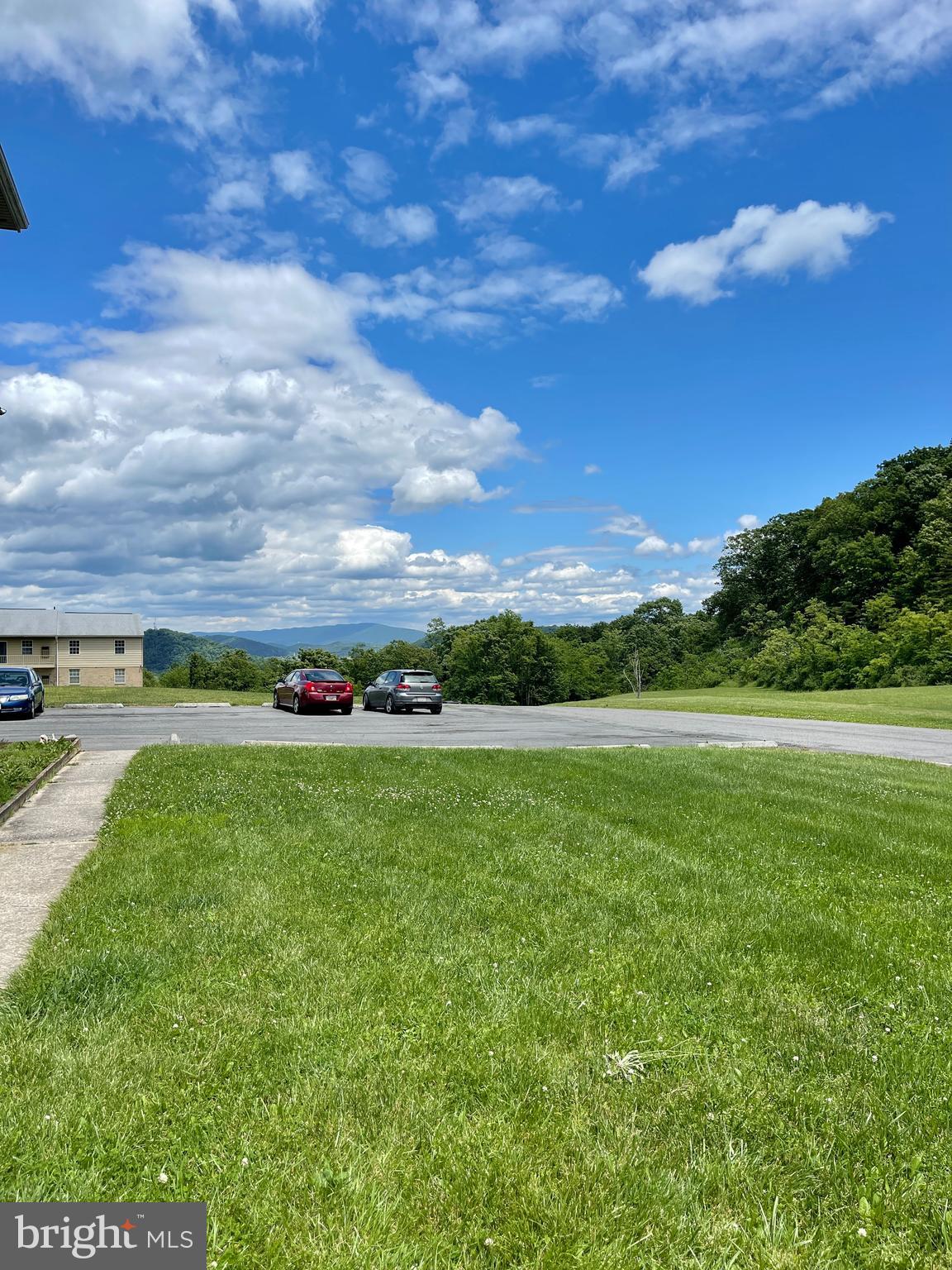 CRESAP KNOLL APARTMENTS - Residential