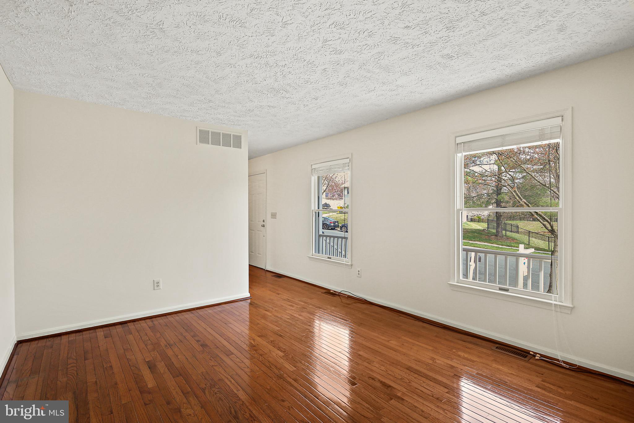 3 GREENKNOLL BOULEVARD