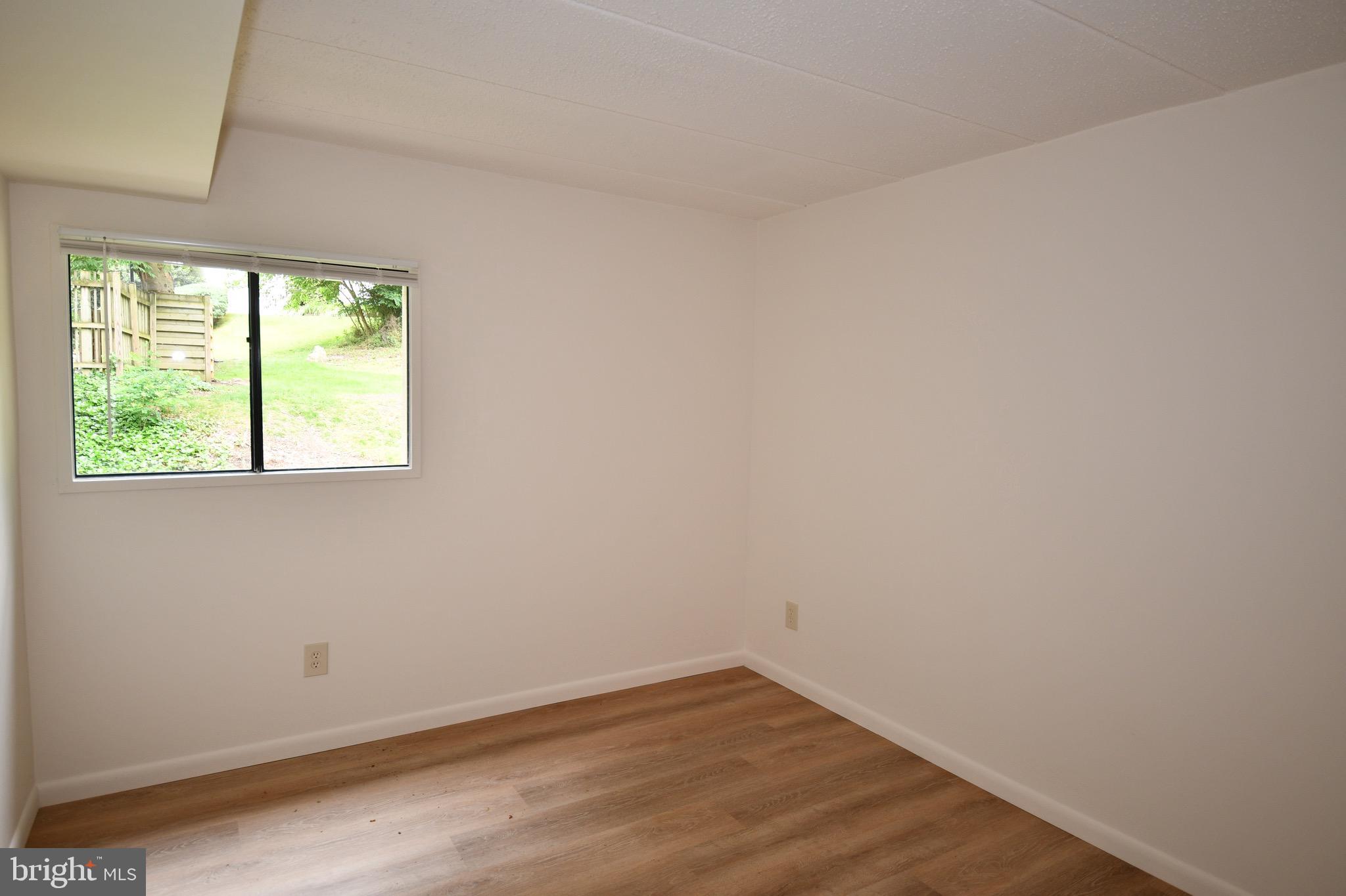 DEERING WOODS - Residential Lease