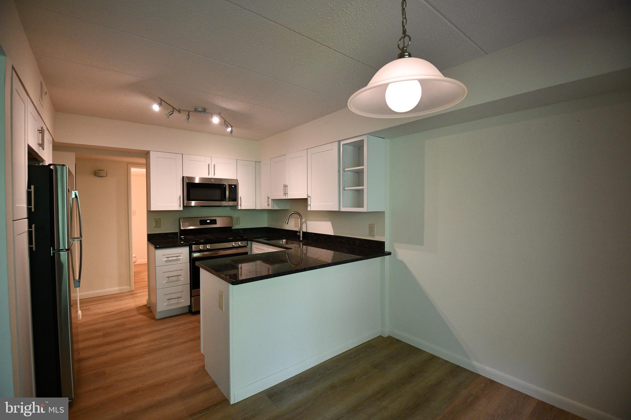 DEERING WOODS - Residential Lease