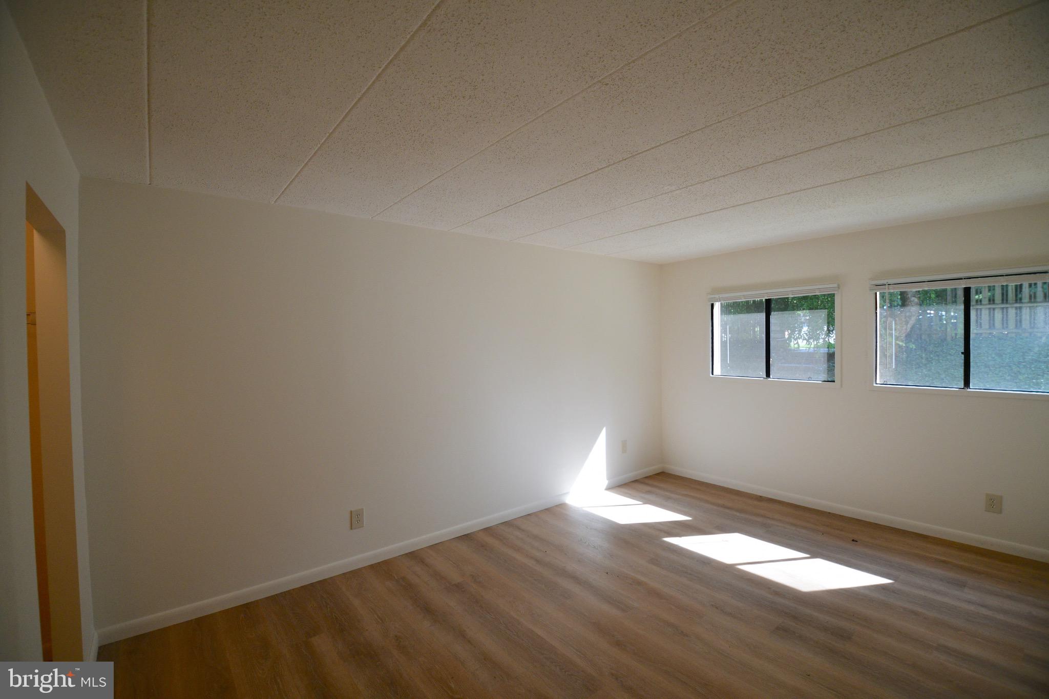 DEERING WOODS - Residential Lease