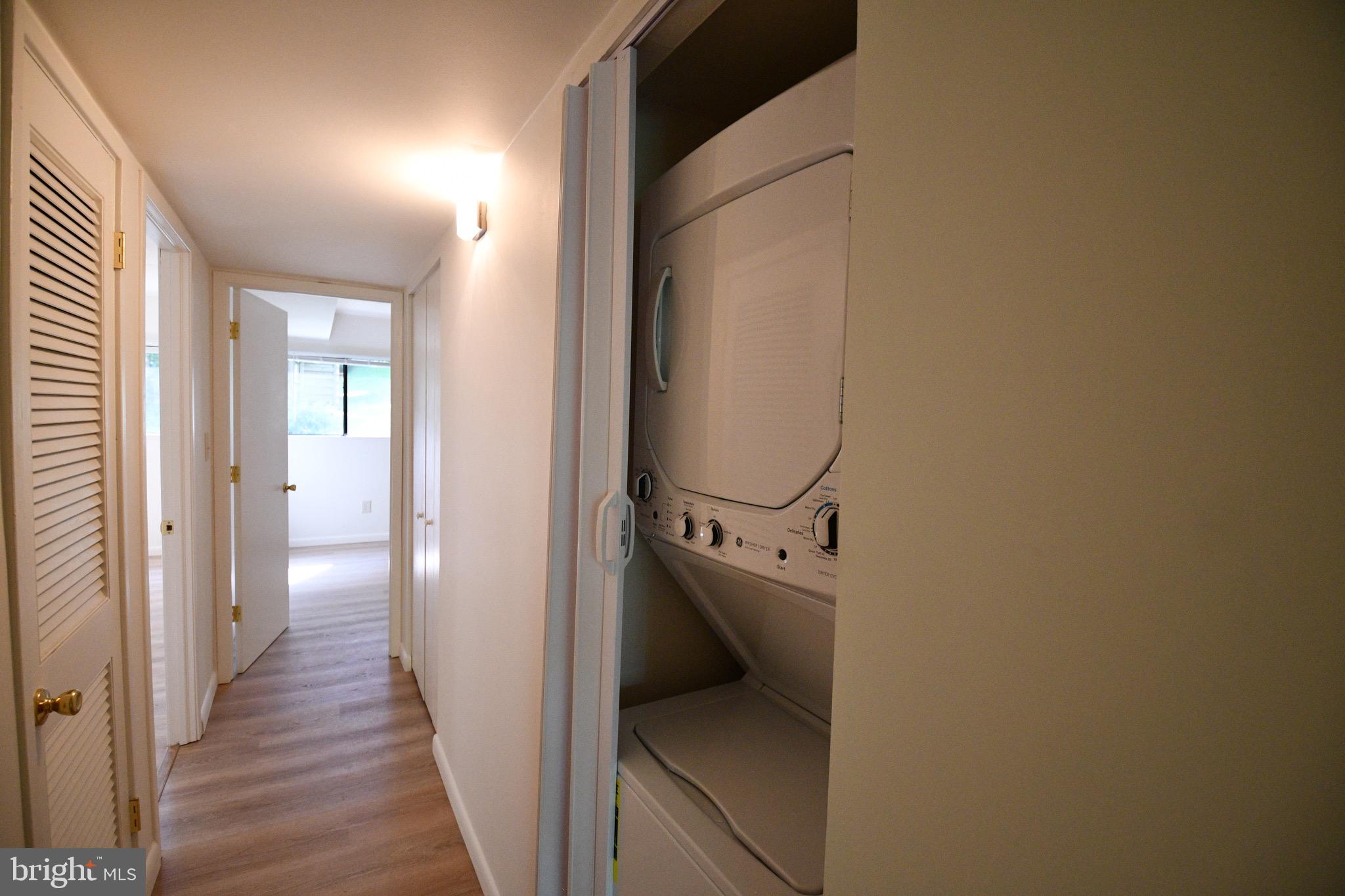 DEERING WOODS - Residential Lease