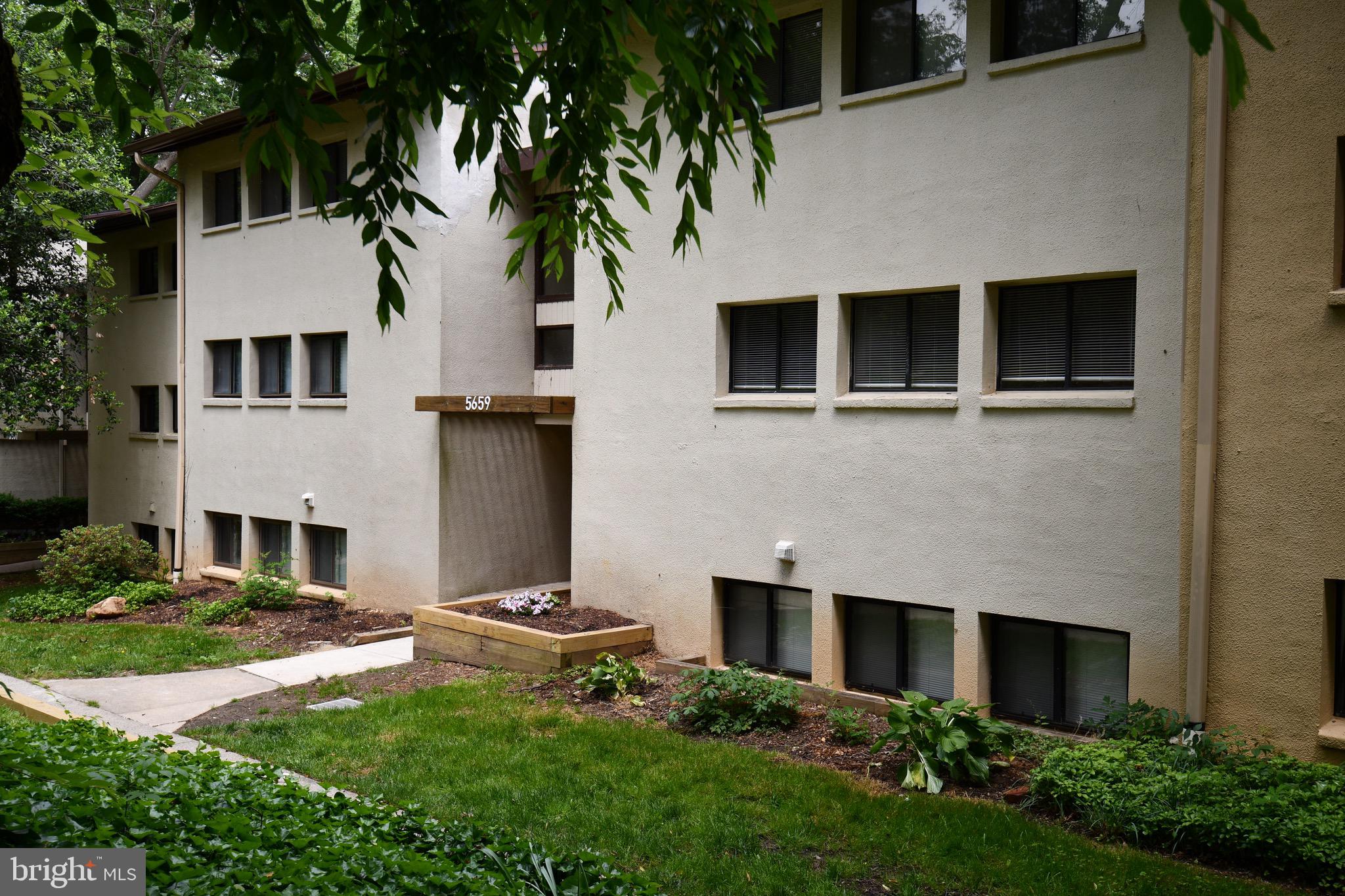 DEERING WOODS - Residential Lease