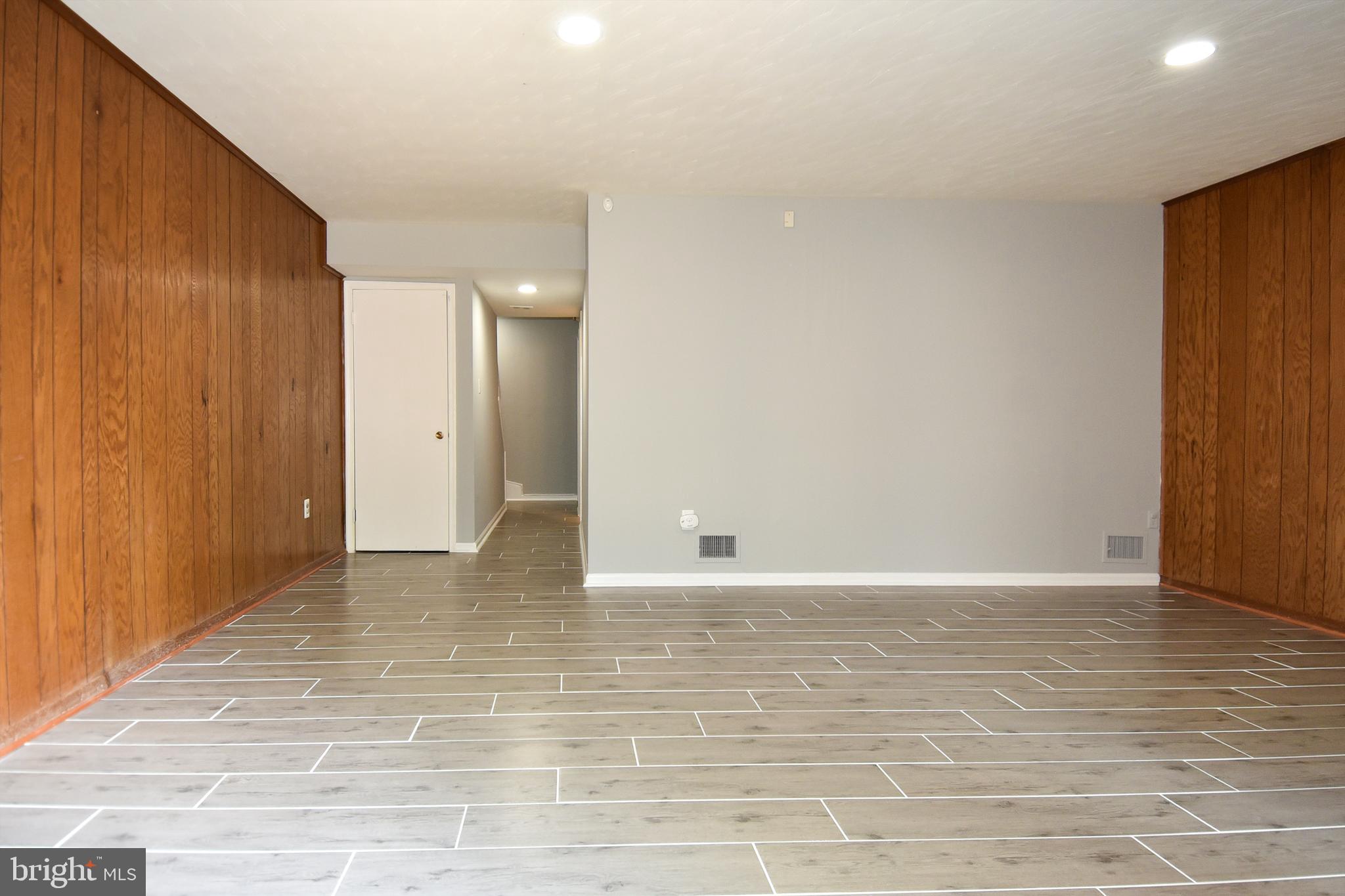 DIAMOND FARM - Residential Lease