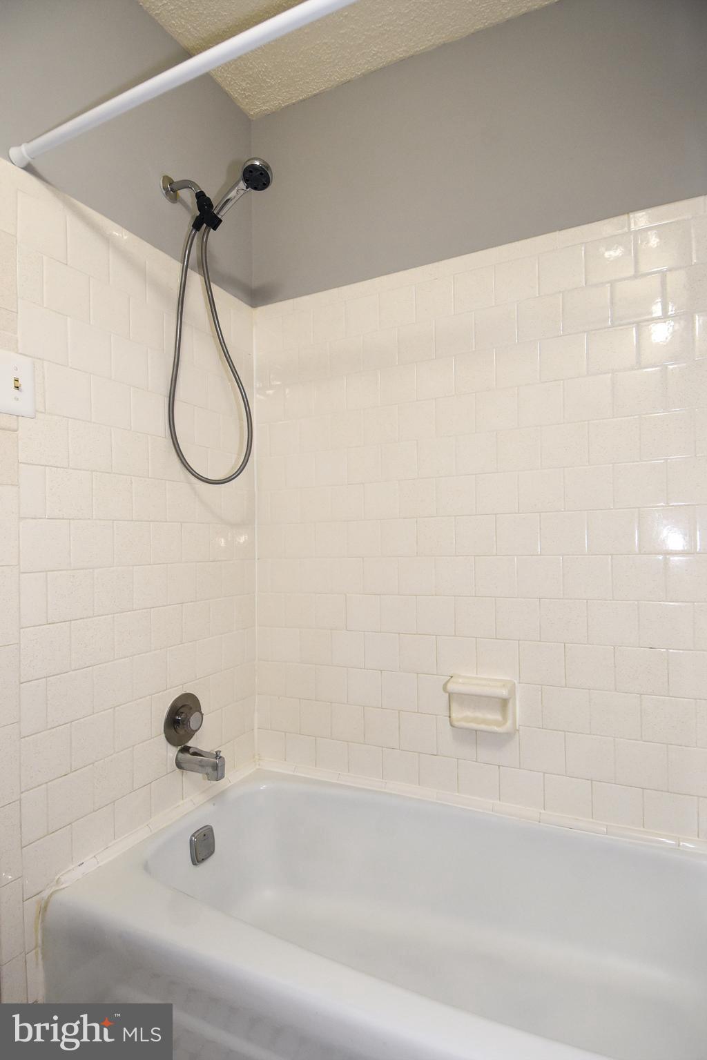 DIAMOND FARM - Residential Lease