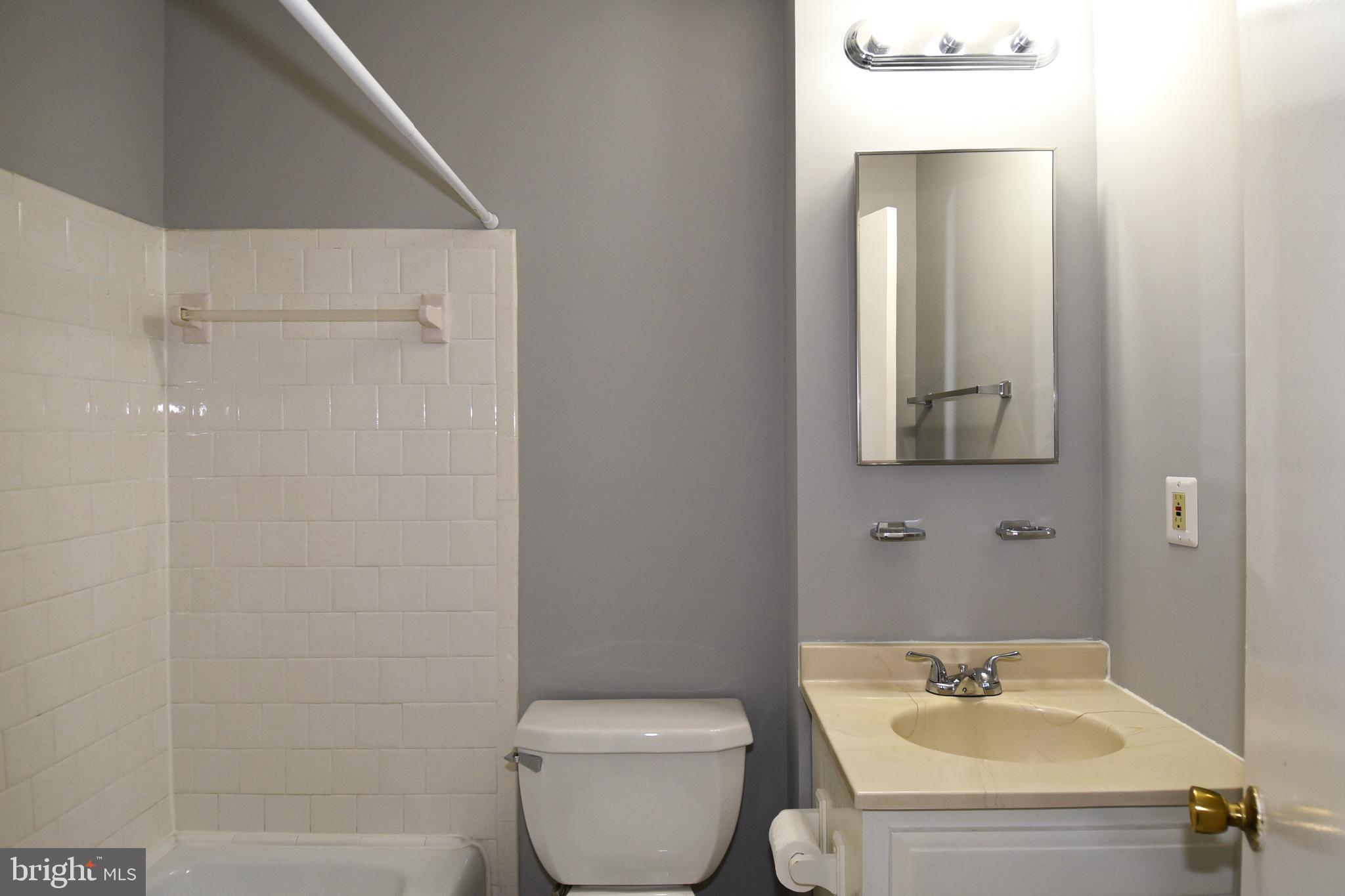 DIAMOND FARM - Residential Lease