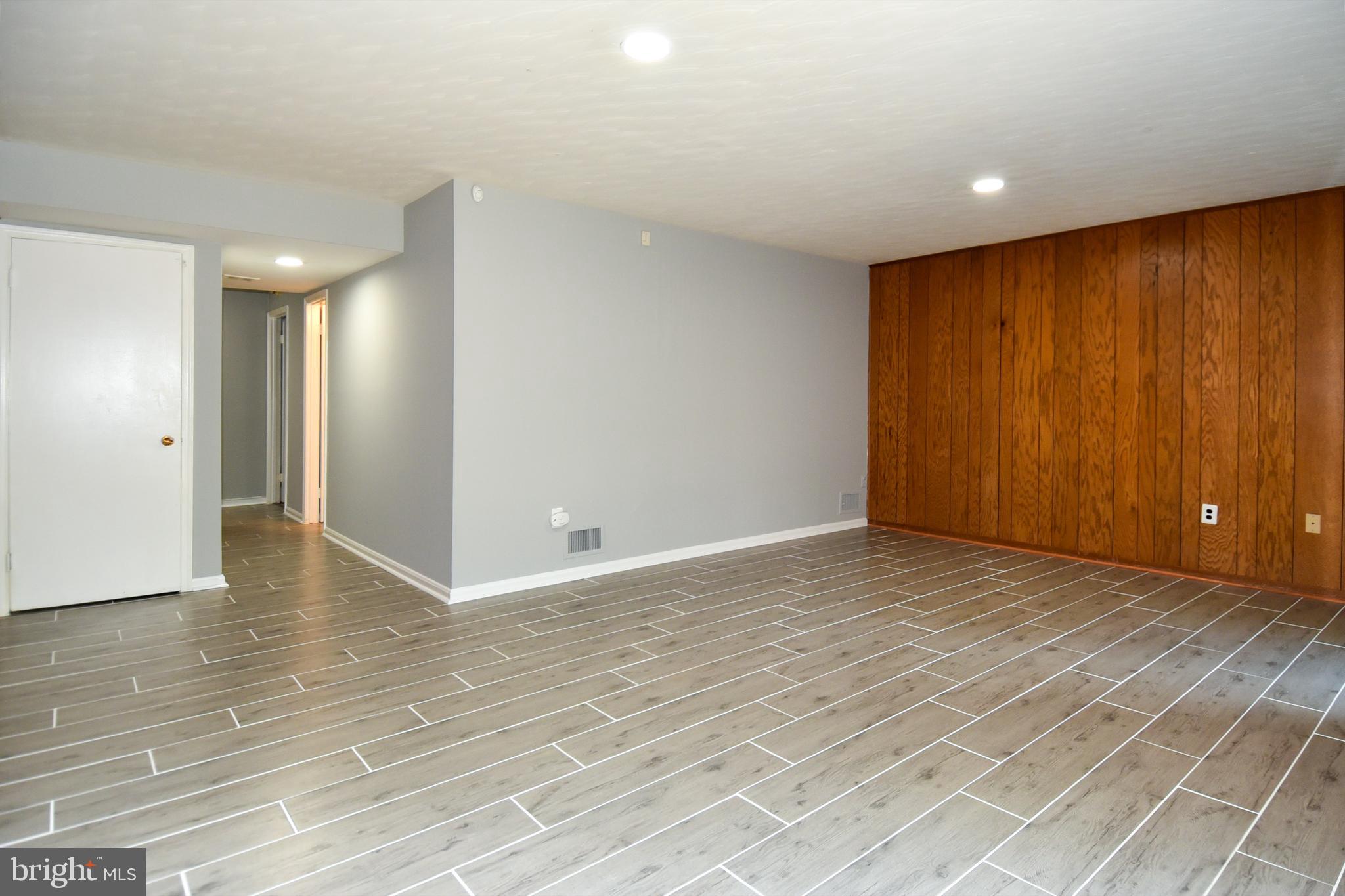 DIAMOND FARM - Residential Lease