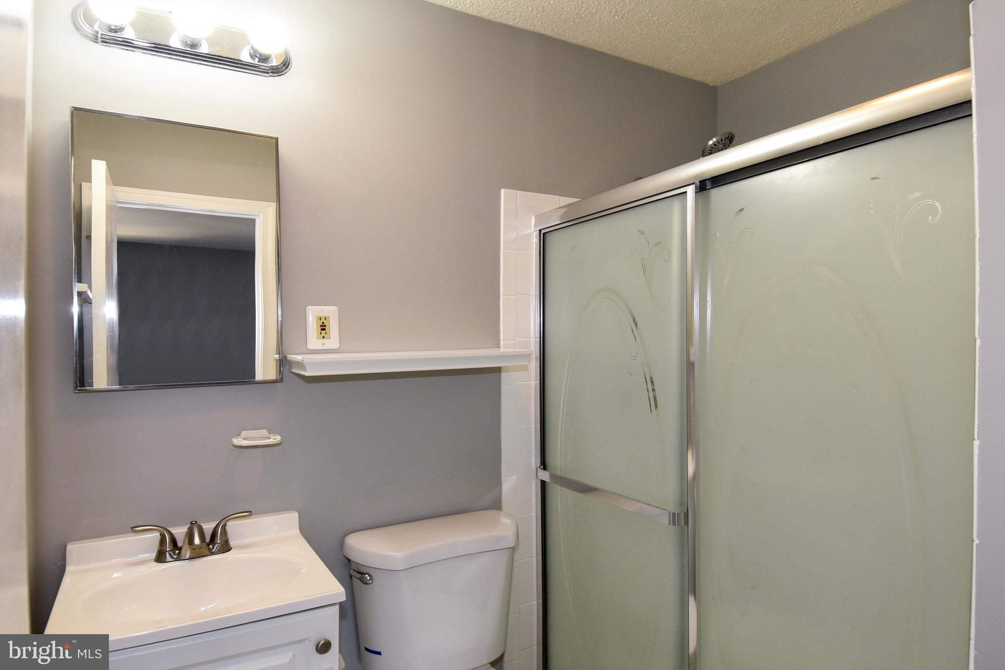 DIAMOND FARM - Residential Lease