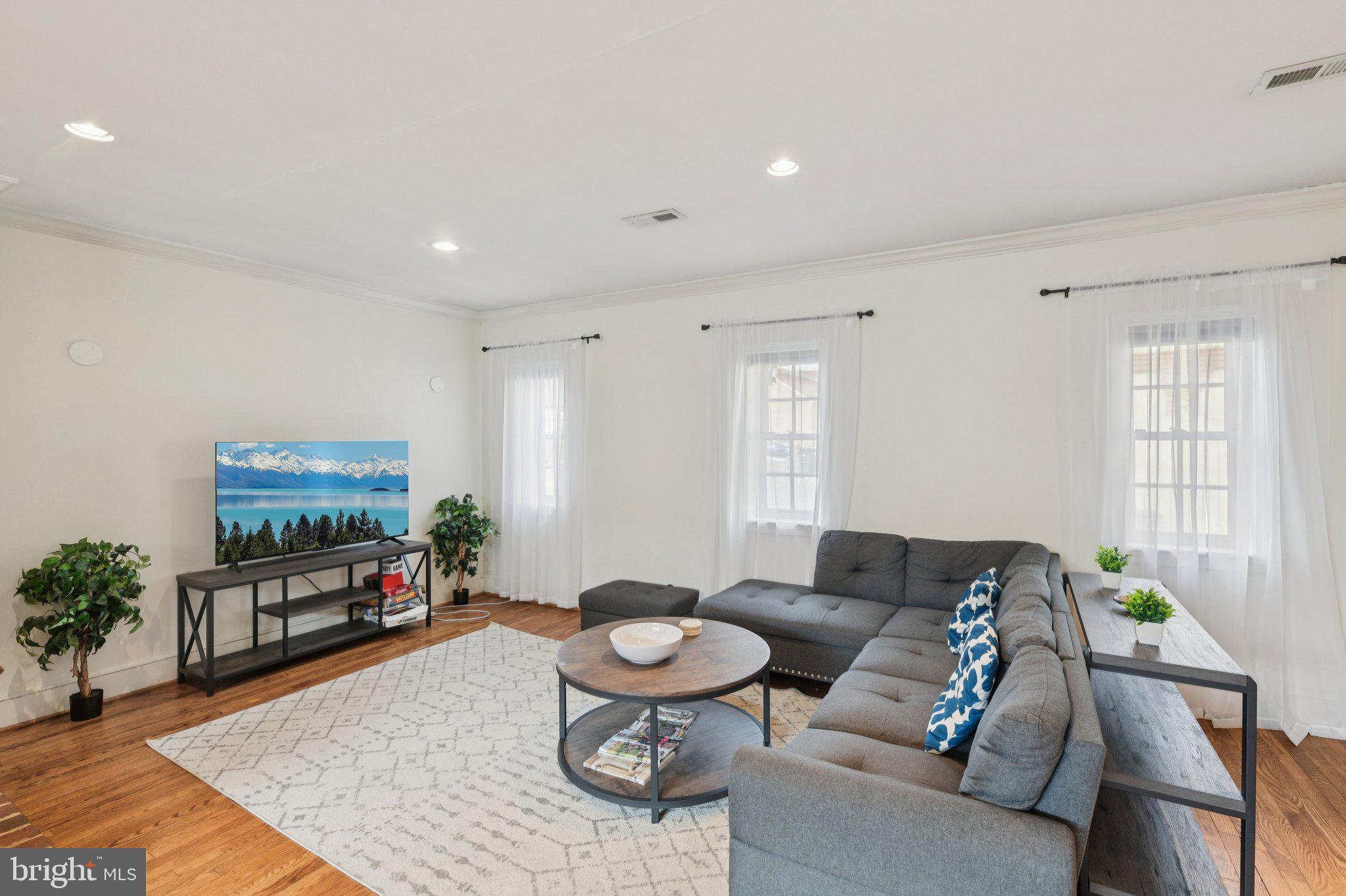 OLD TOWN ALEXANDRIA - Residential