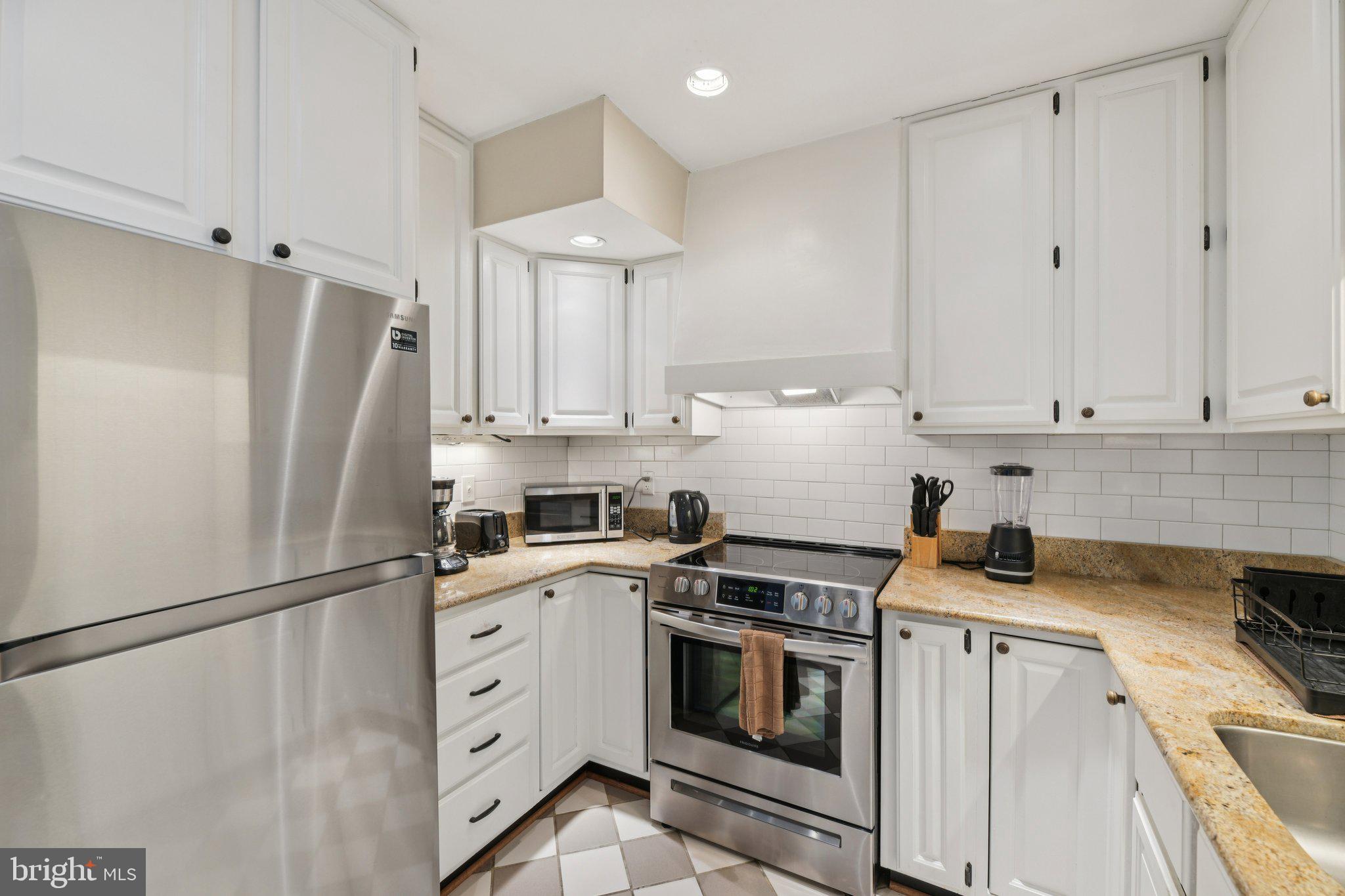 OLD TOWN ALEXANDRIA - Residential