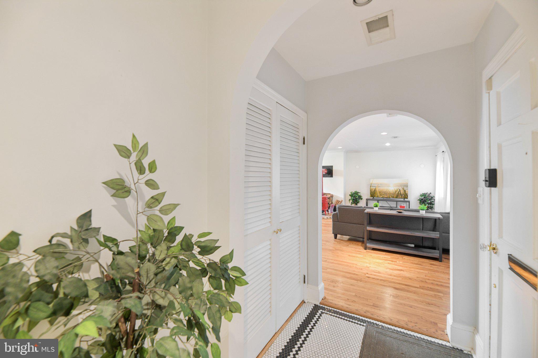 OLD TOWN ALEXANDRIA - Residential