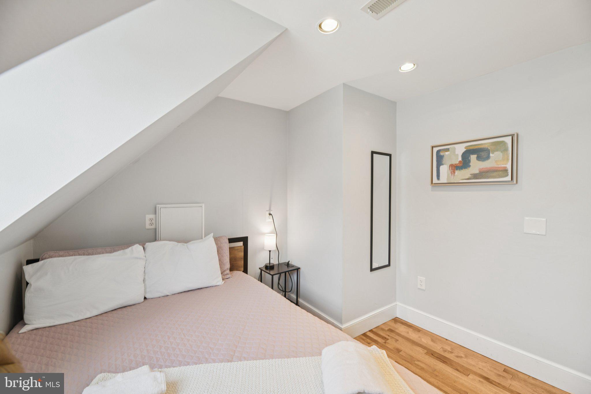 OLD TOWN ALEXANDRIA - Residential