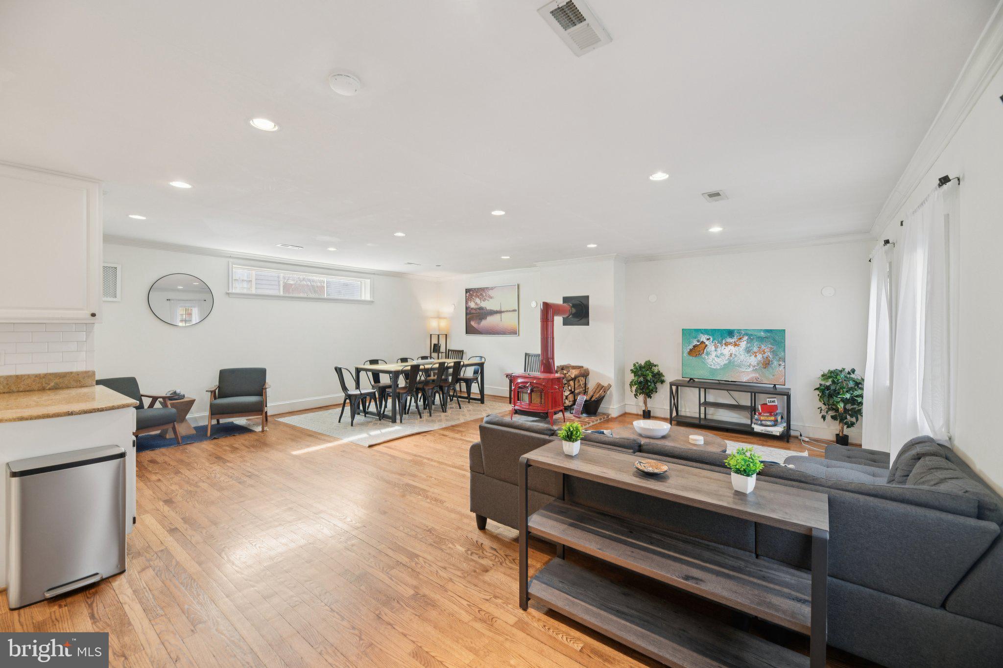 OLD TOWN ALEXANDRIA - Residential