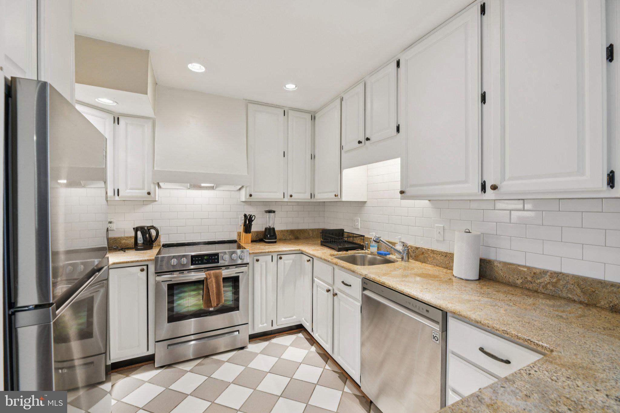 OLD TOWN ALEXANDRIA - Residential