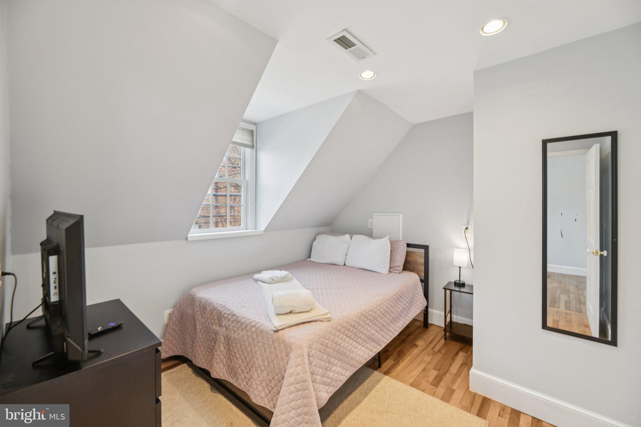 OLD TOWN ALEXANDRIA - Residential