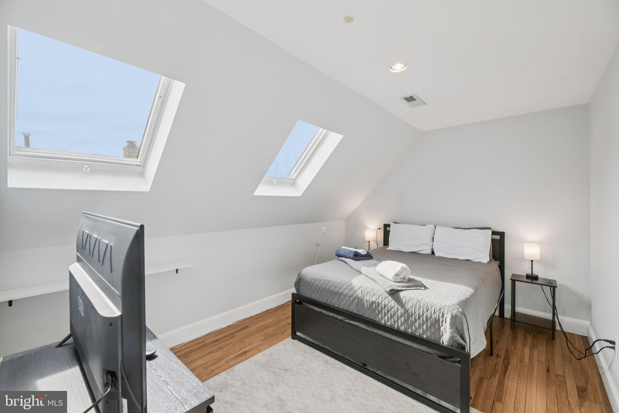 OLD TOWN ALEXANDRIA - Residential