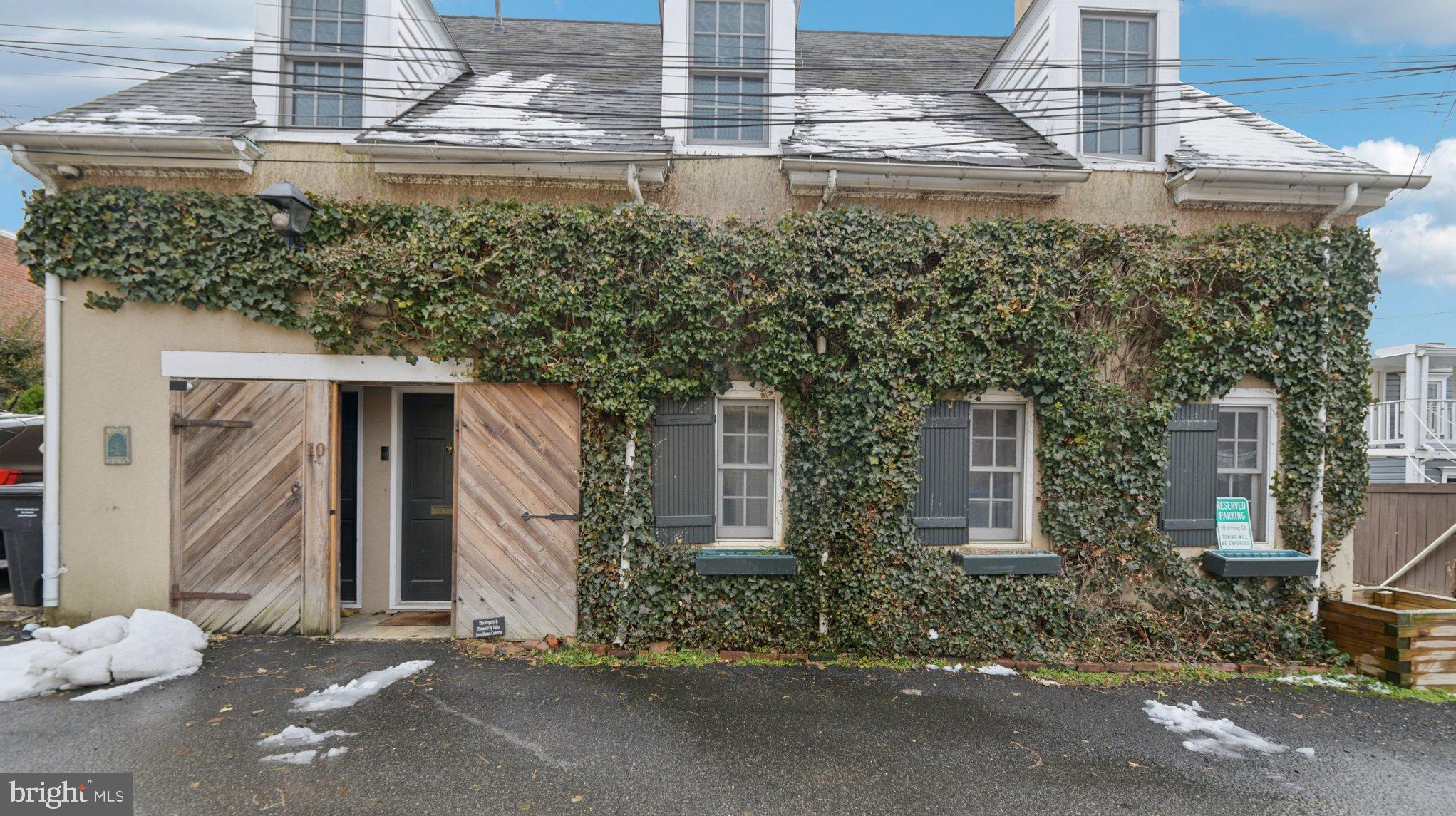 OLD TOWN ALEXANDRIA - Residential