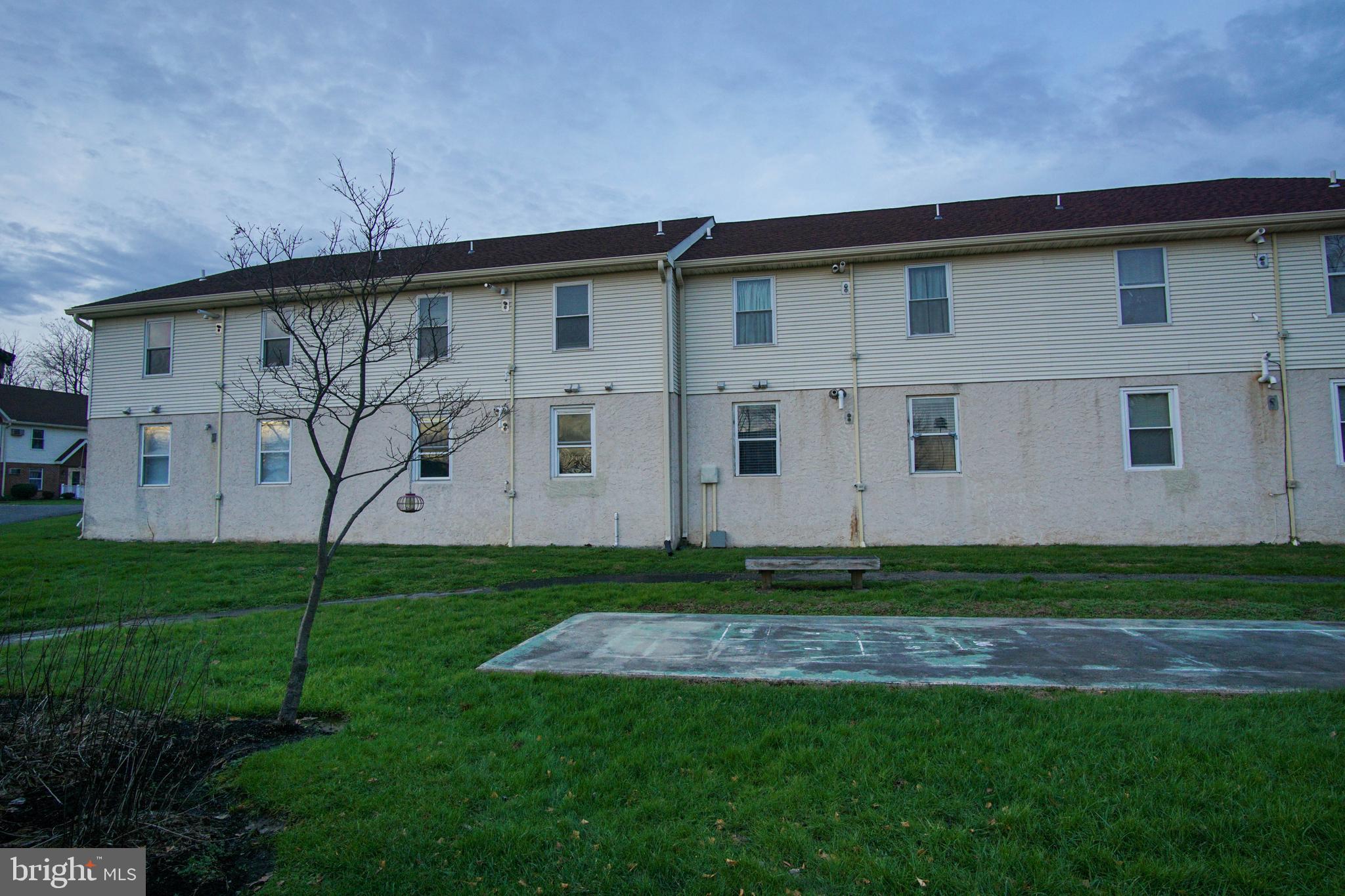 WALNUT COURT CONDO - Residential Lease